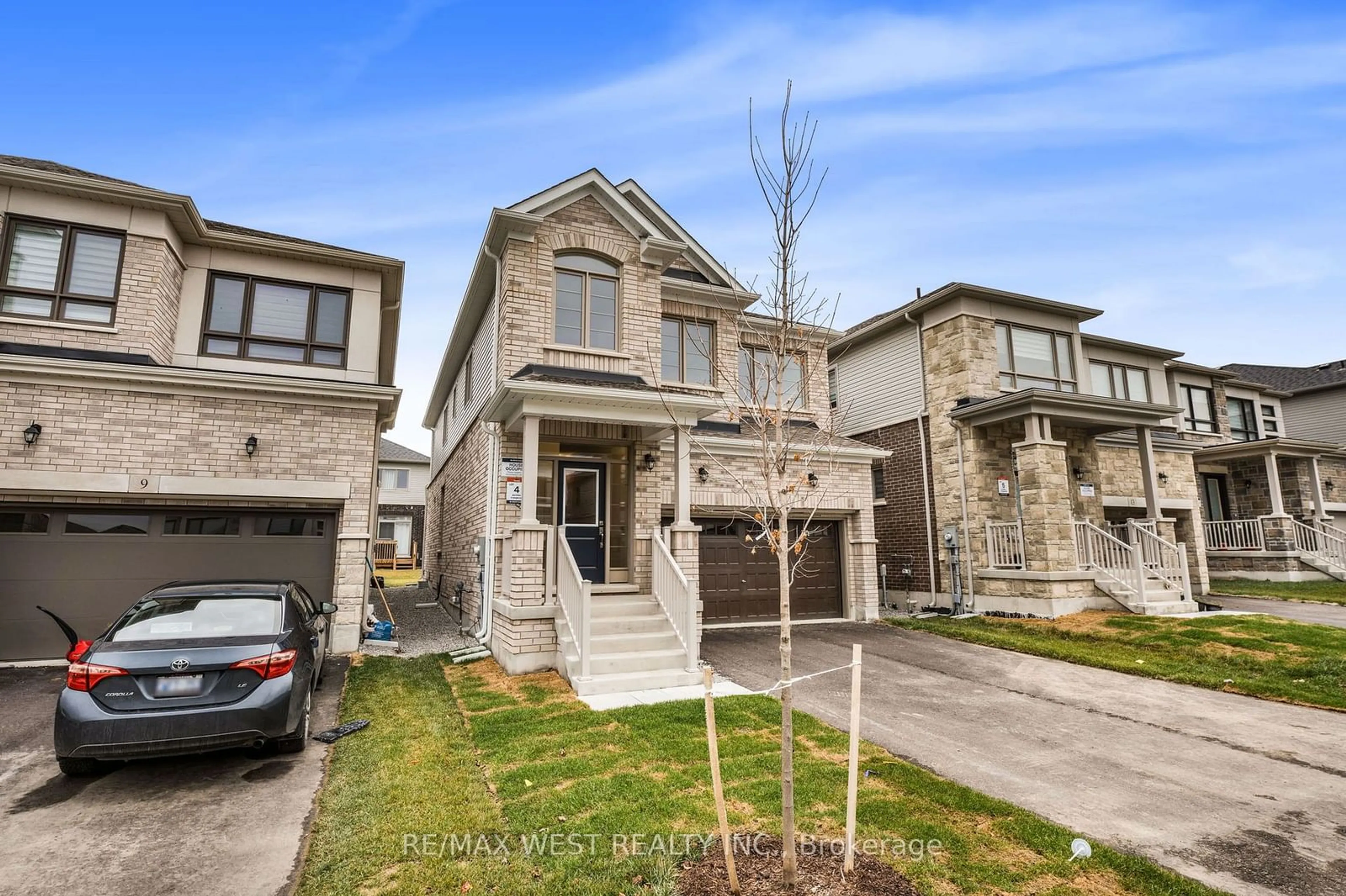 Frontside or backside of a home, the street view for 11 Gemini Dr, Barrie Ontario L9J 0H6