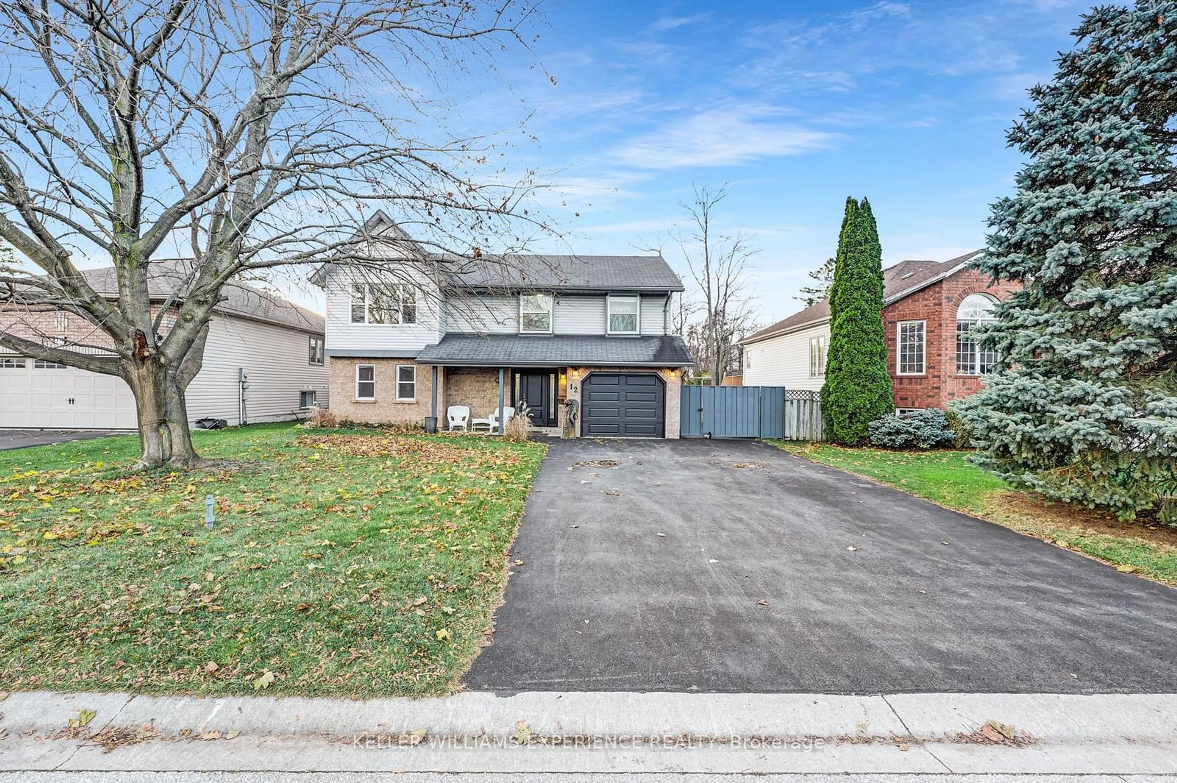 Frontside or backside of a home, the street view for 12 Riverdale Dr, Wasaga Beach Ontario L9Z 1E9