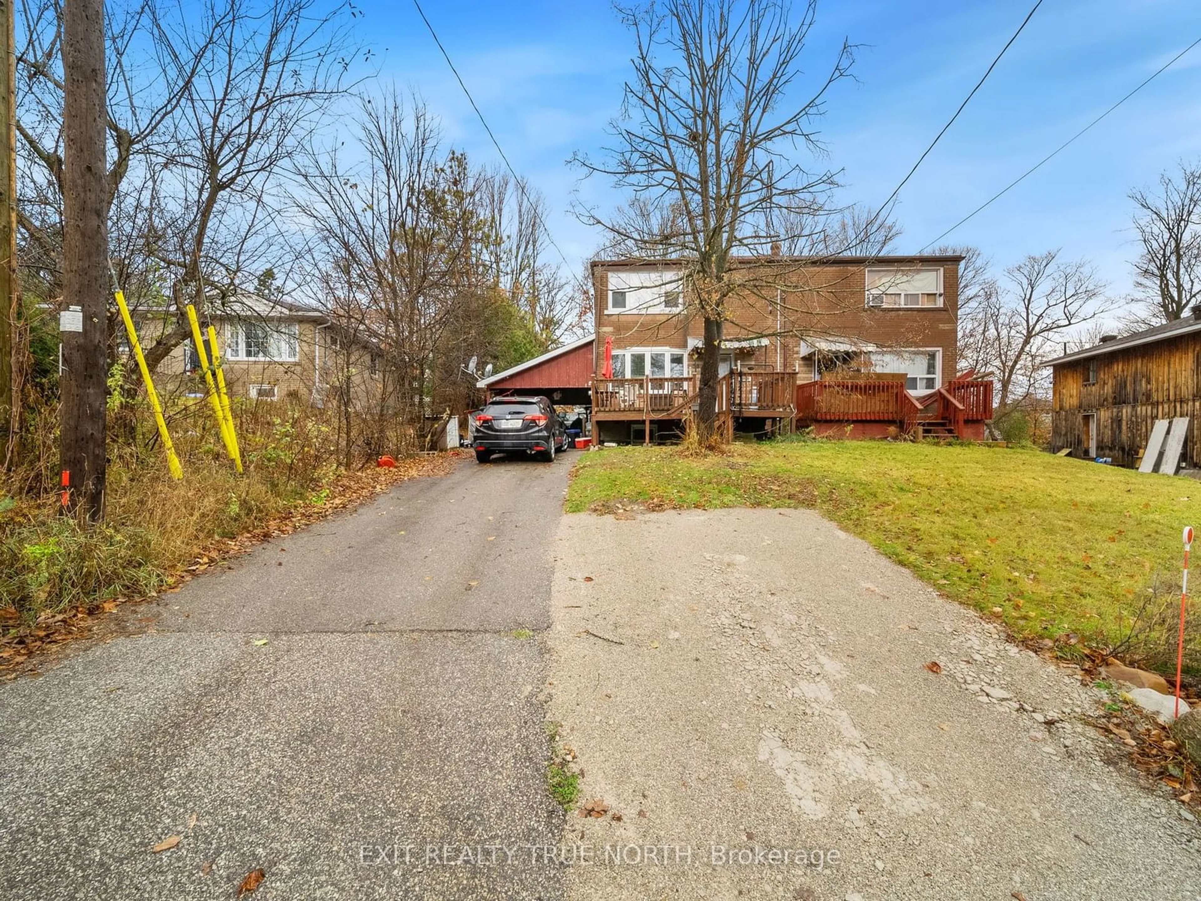 Frontside or backside of a home, the street view for 30 Sandra Dr, Orillia Ontario L3V 3G7