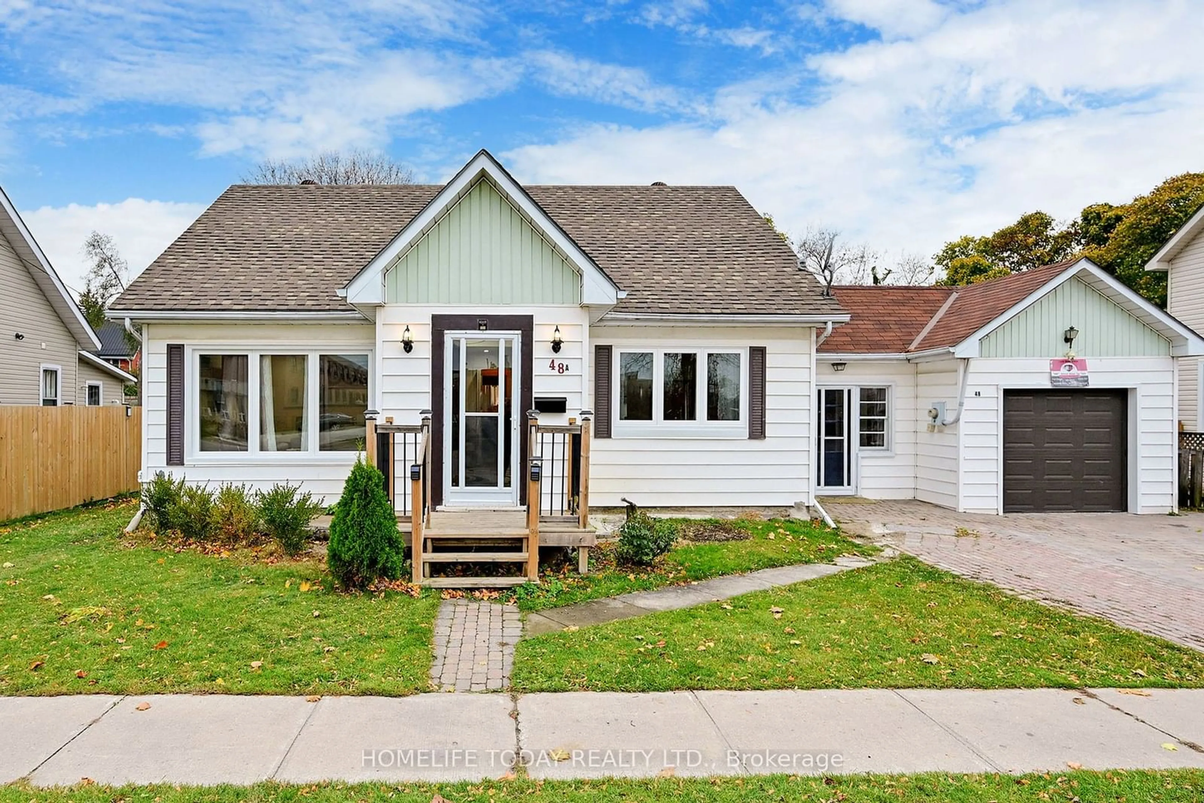 Frontside or backside of a home, cottage for 48 Moberly St, Collingwood Ontario L9Y 3W9