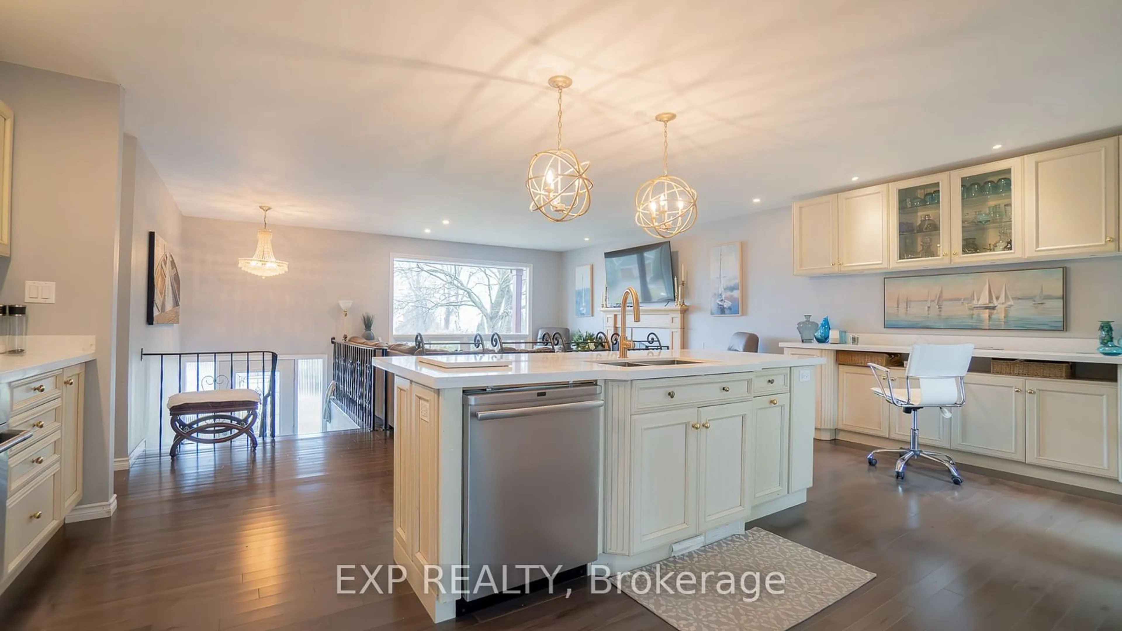 Open concept kitchen for 335 North Forest Cres, Orillia Ontario L3V 6Y6