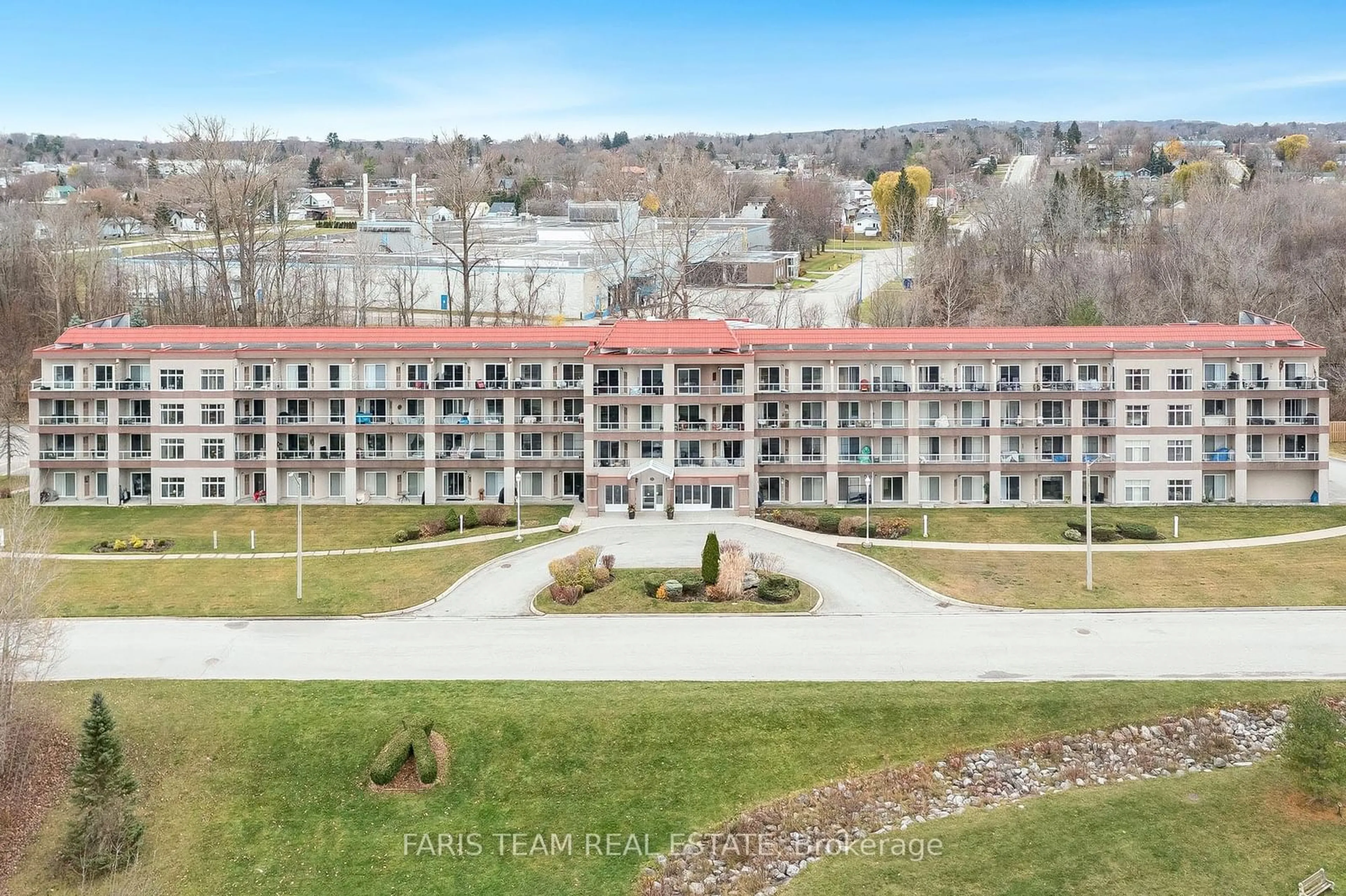 A pic from exterior of the house or condo, the front or back of building for 280 Aberdeen Blvd #409, Midland Ontario L4R 5N4