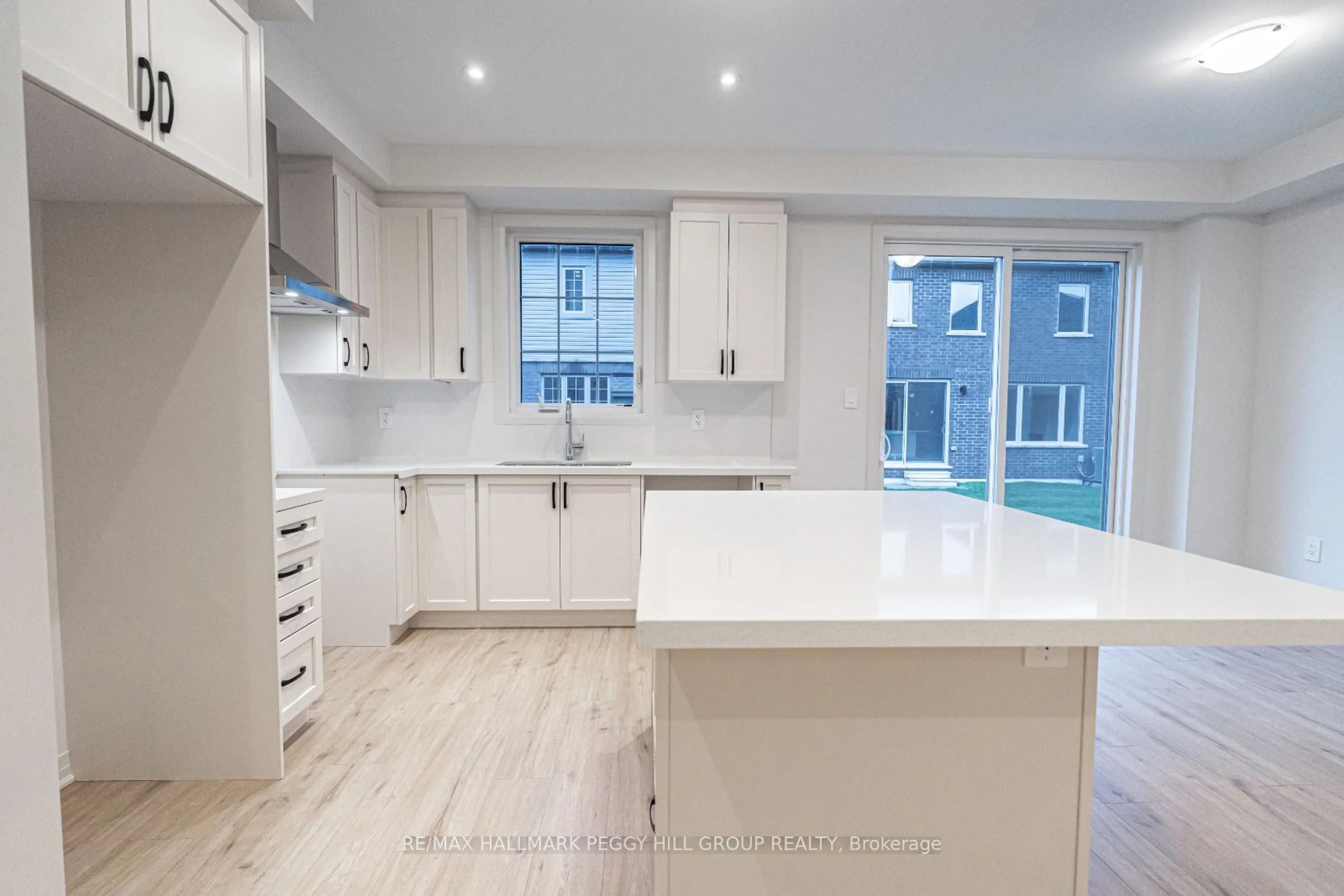 Contemporary kitchen, wood floors, cottage for 182 Durham Ave, Barrie Ontario L9J 0Z4