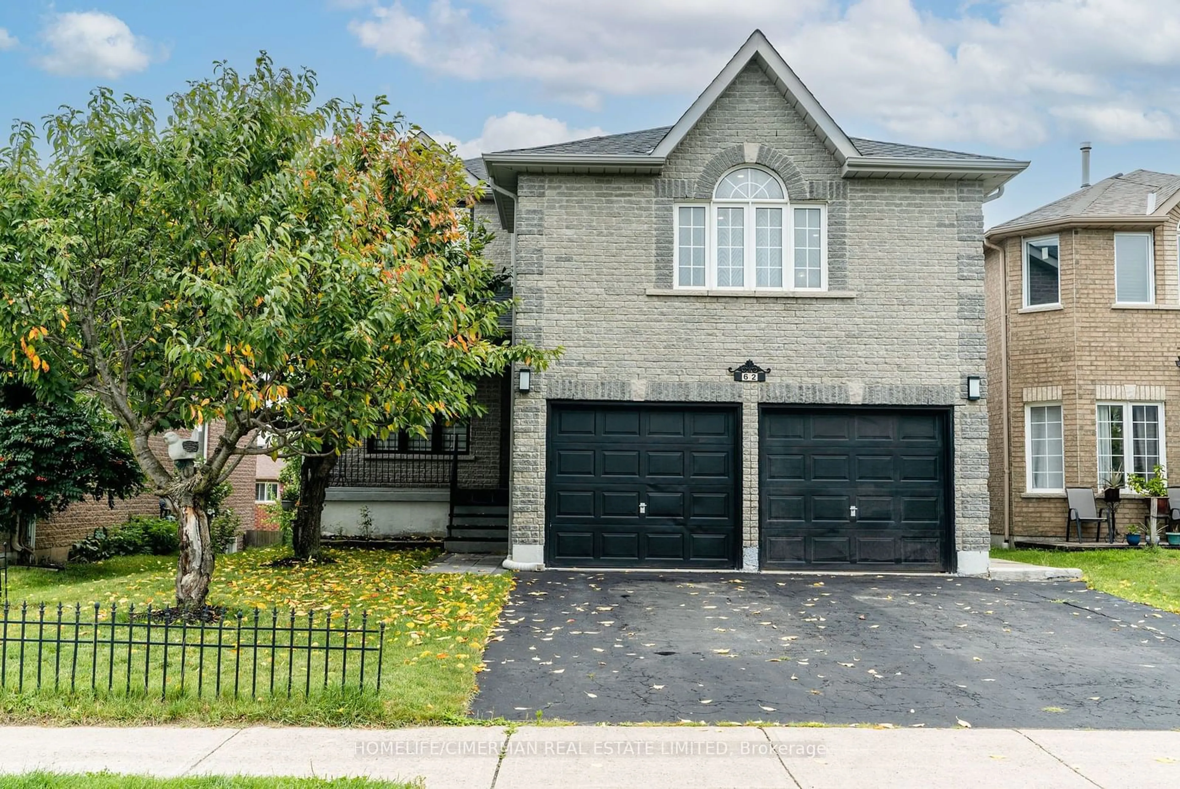 Frontside or backside of a home, the street view for 62 Jessica Dr, Barrie Ontario L4N 5T3