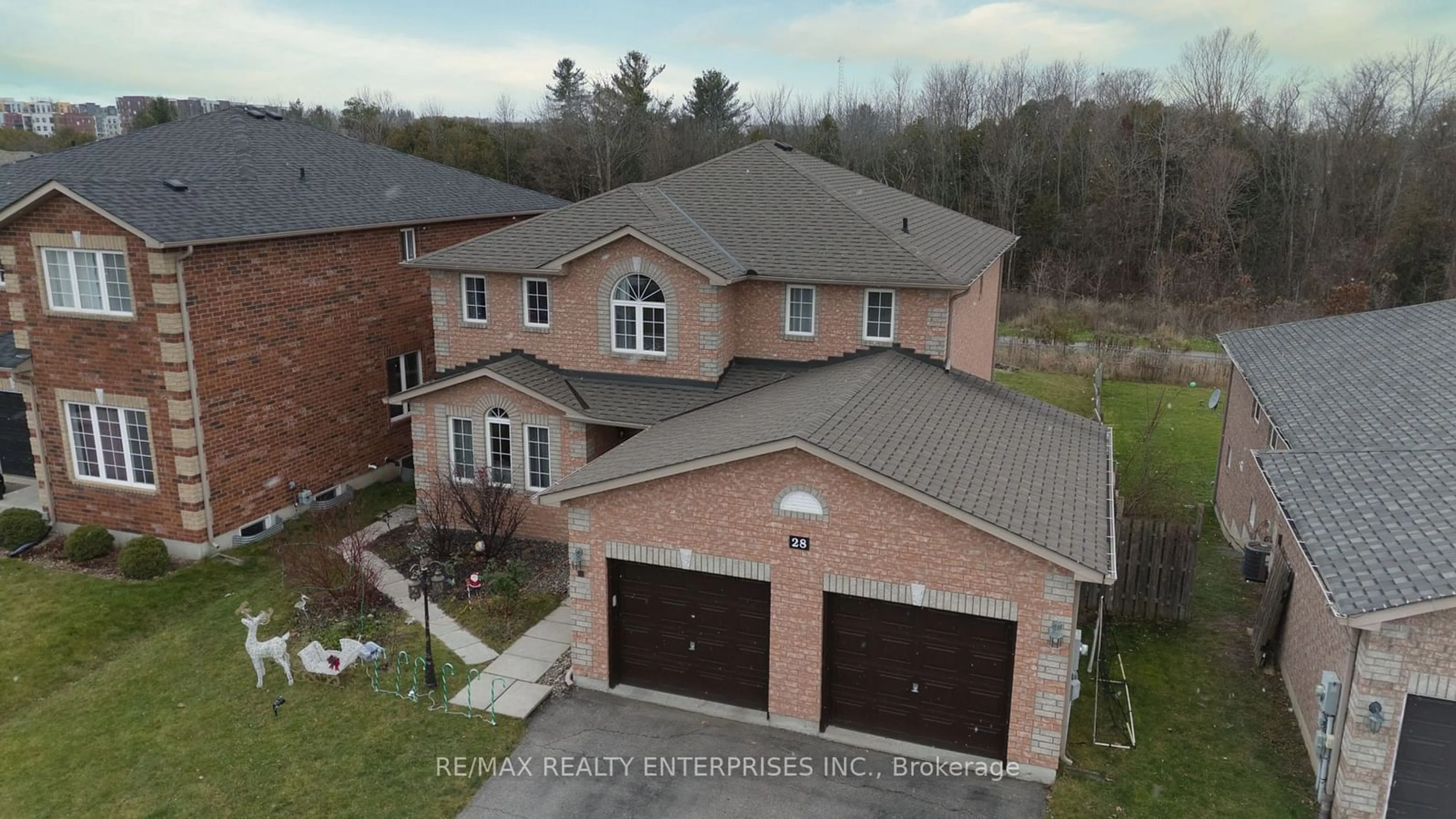 Home with brick exterior material for 28 Sun King Cres, Barrie Ontario L4M 7J9