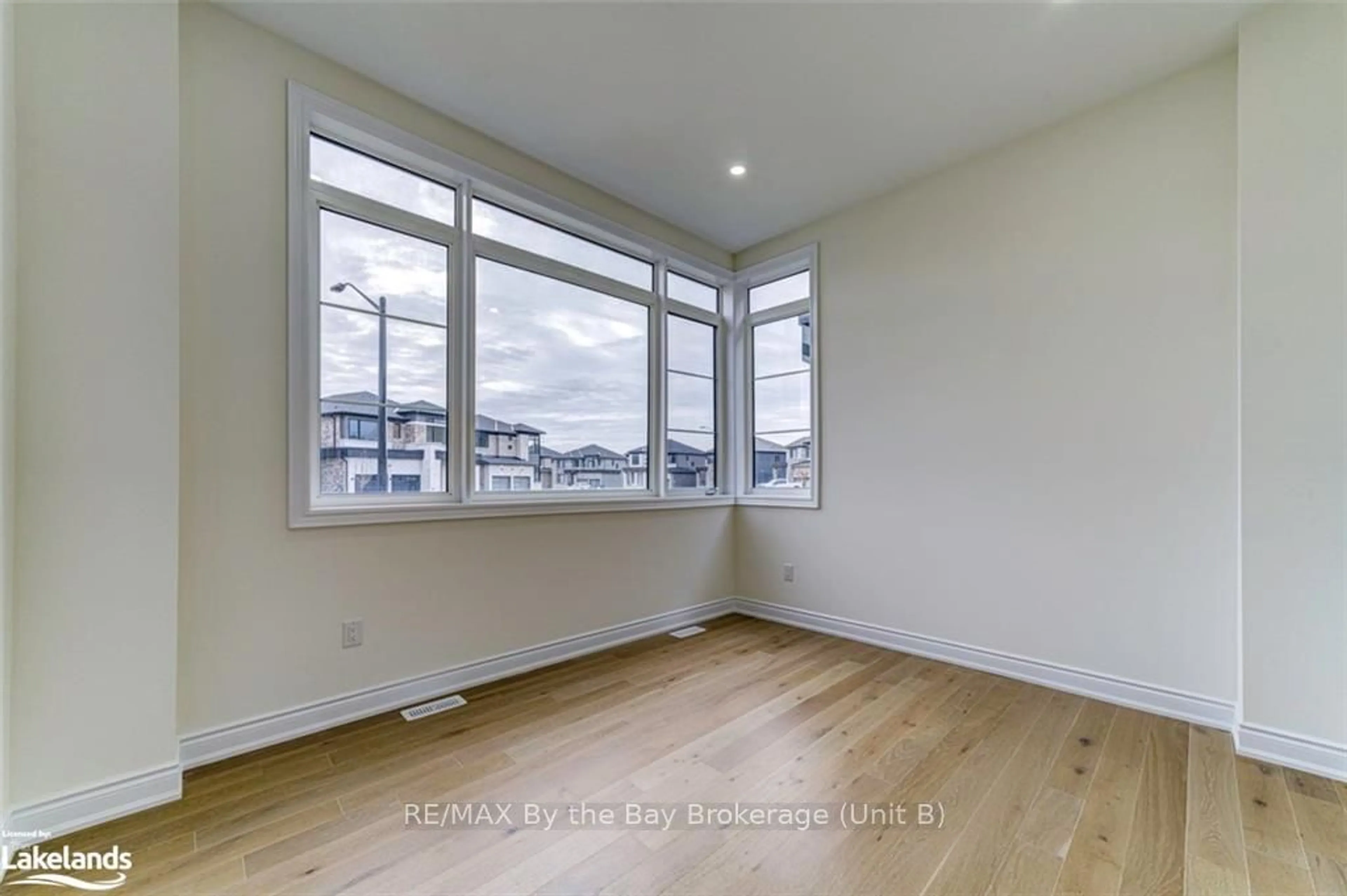 A pic of a room, wood floors for 164 ROSANNE Circ, Wasaga Beach Ontario L9Z 0N1