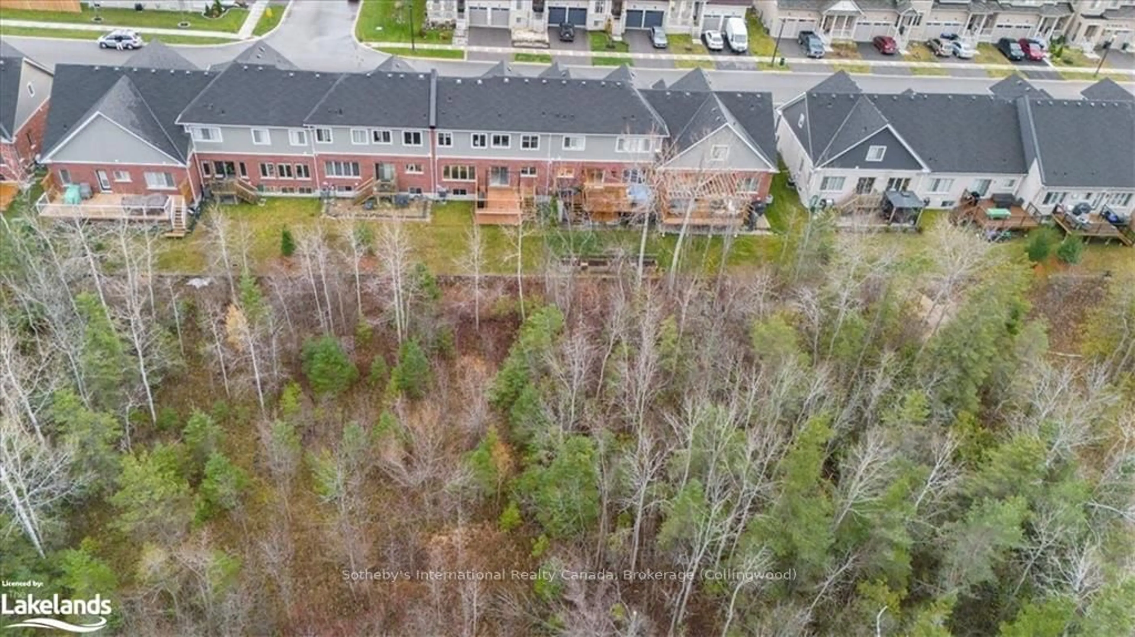 A pic from exterior of the house or condo, the fenced backyard for 141 ALLEGRA Dr, Wasaga Beach Ontario L9Z 0H6