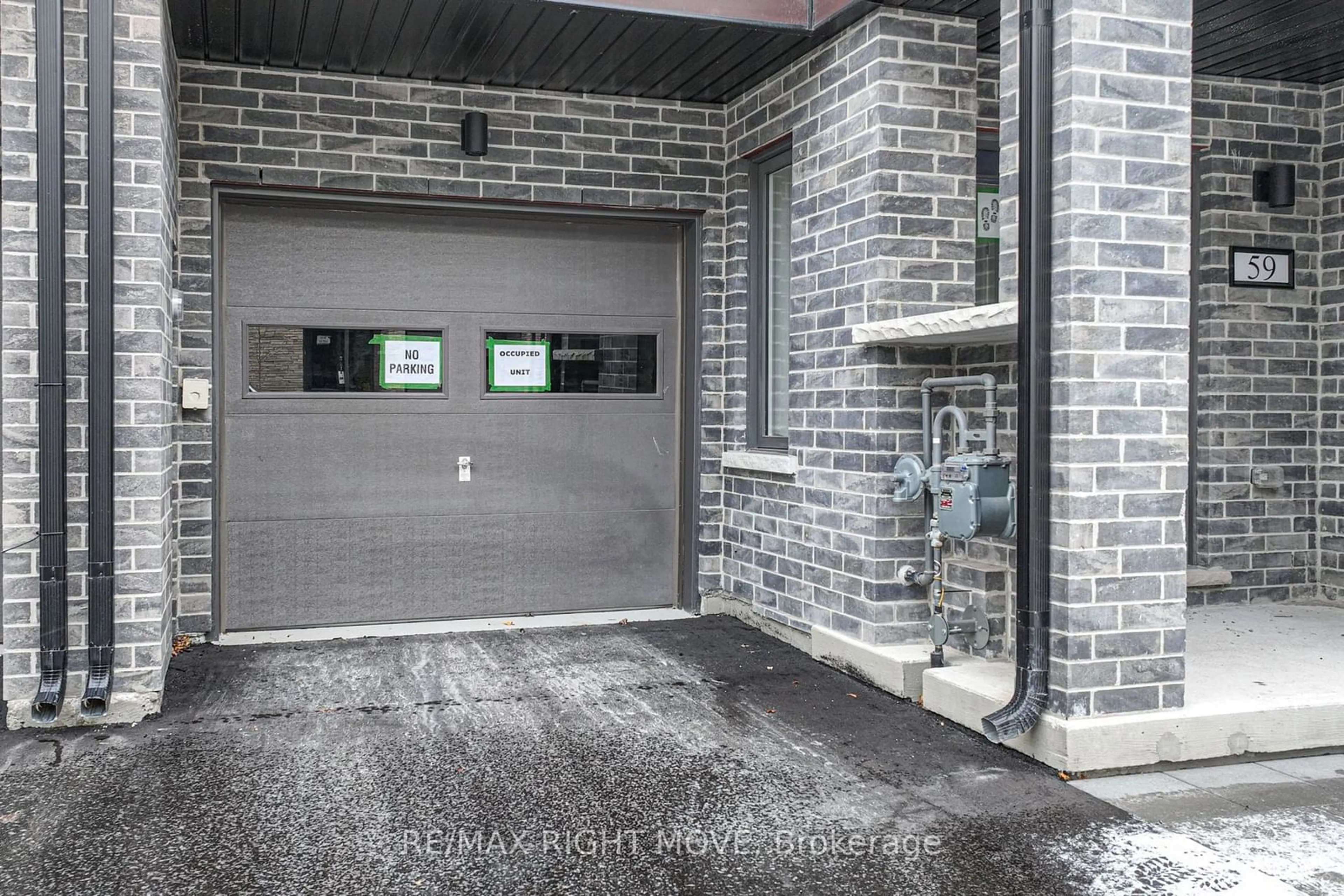 Indoor garage, cement floor for 59 Wyn Wood Lane, Orillia Ontario L3V 8P6