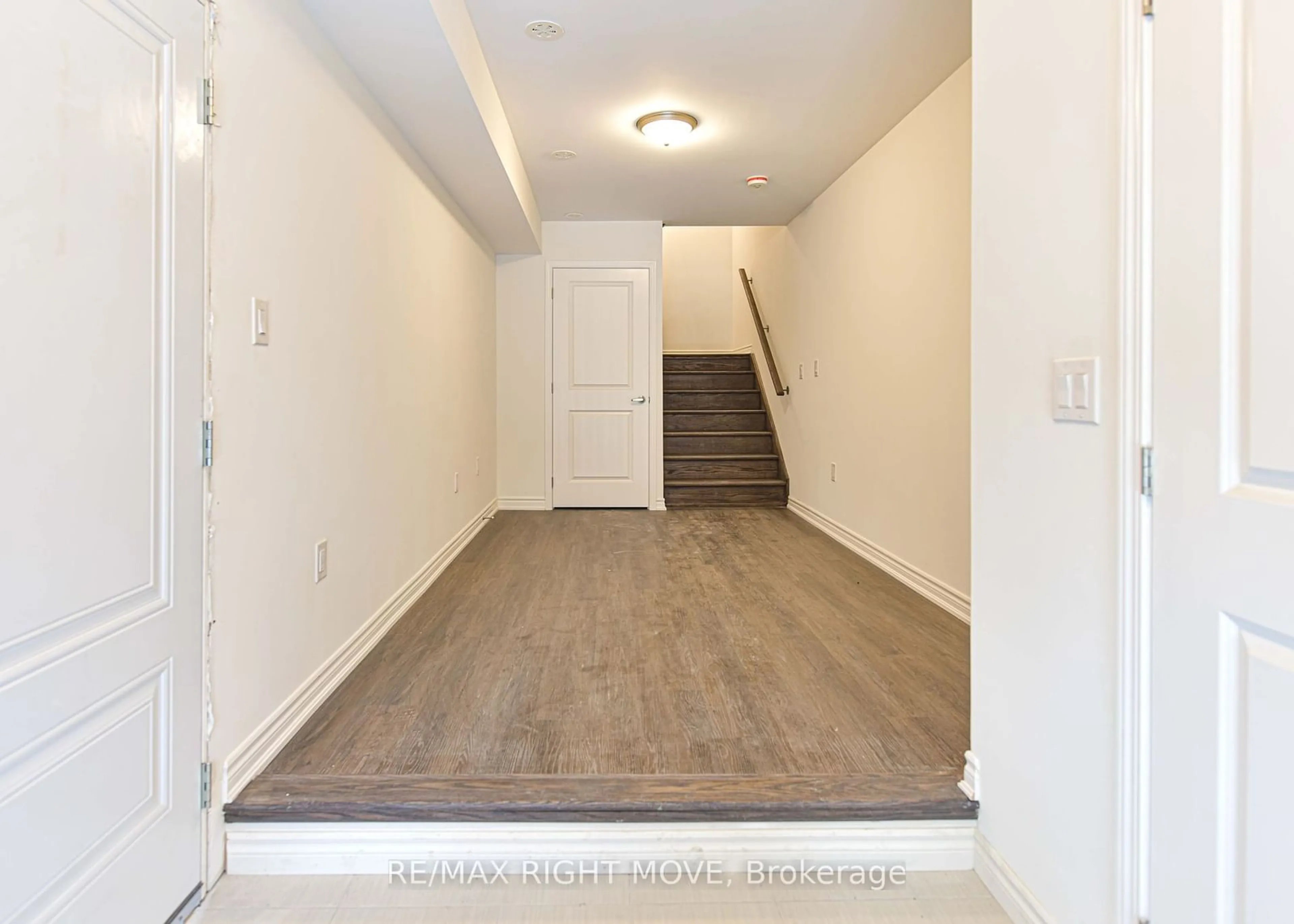 Indoor entryway, not visible floor for 59 Wyn Wood Lane, Orillia Ontario L3V 8P6