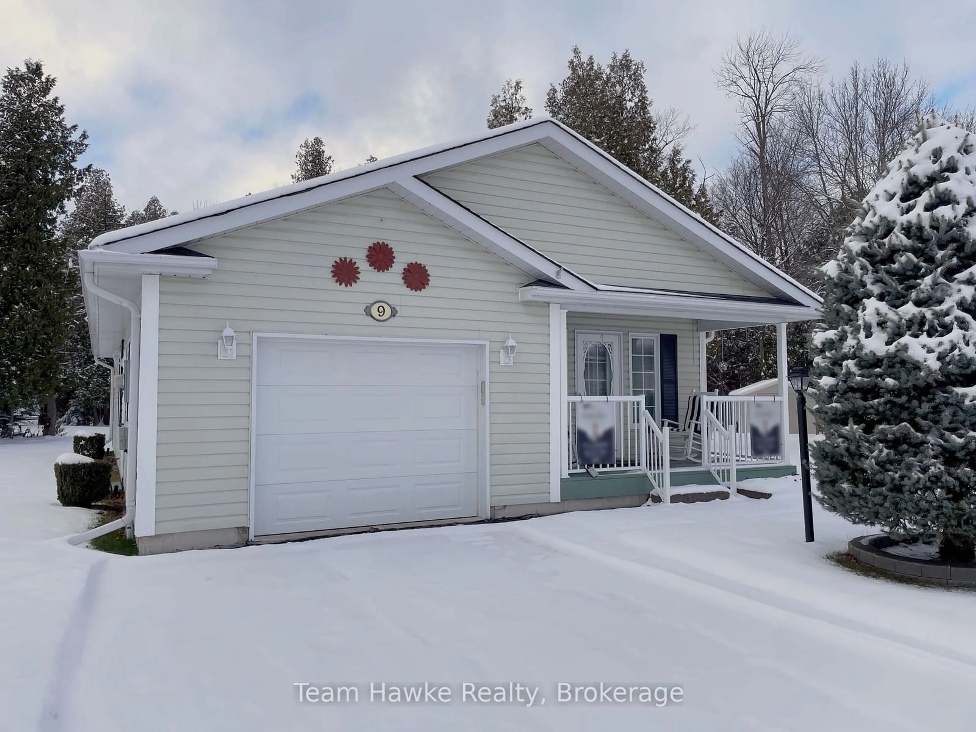 Frontside or backside of a home, cottage for 9 VENTNOR Cres, Wasaga Beach Ontario L9Z 3A8