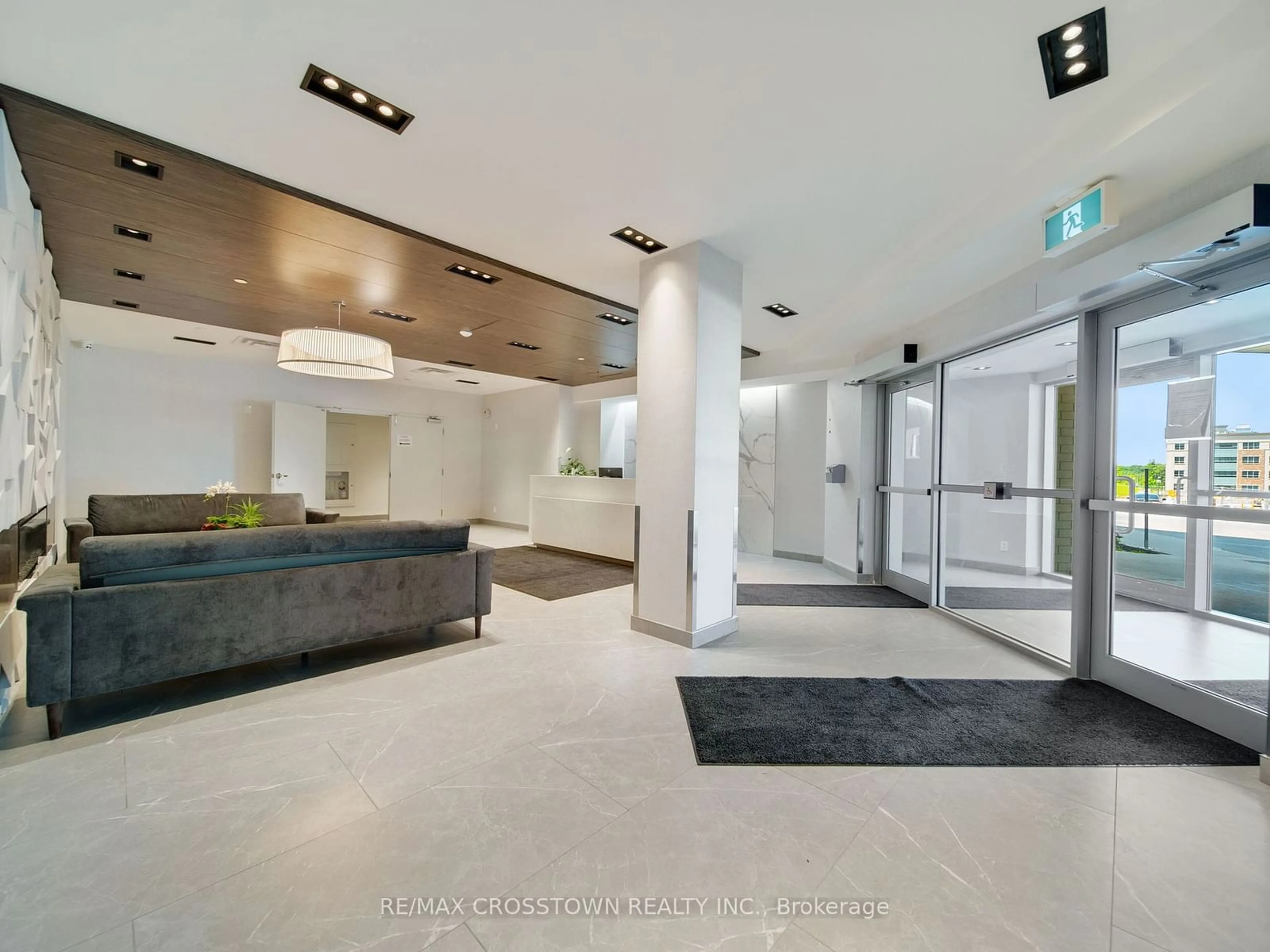 Indoor lobby, cement floor for 58 Lakeside Terr #702, Barrie Ontario L4M 7B9