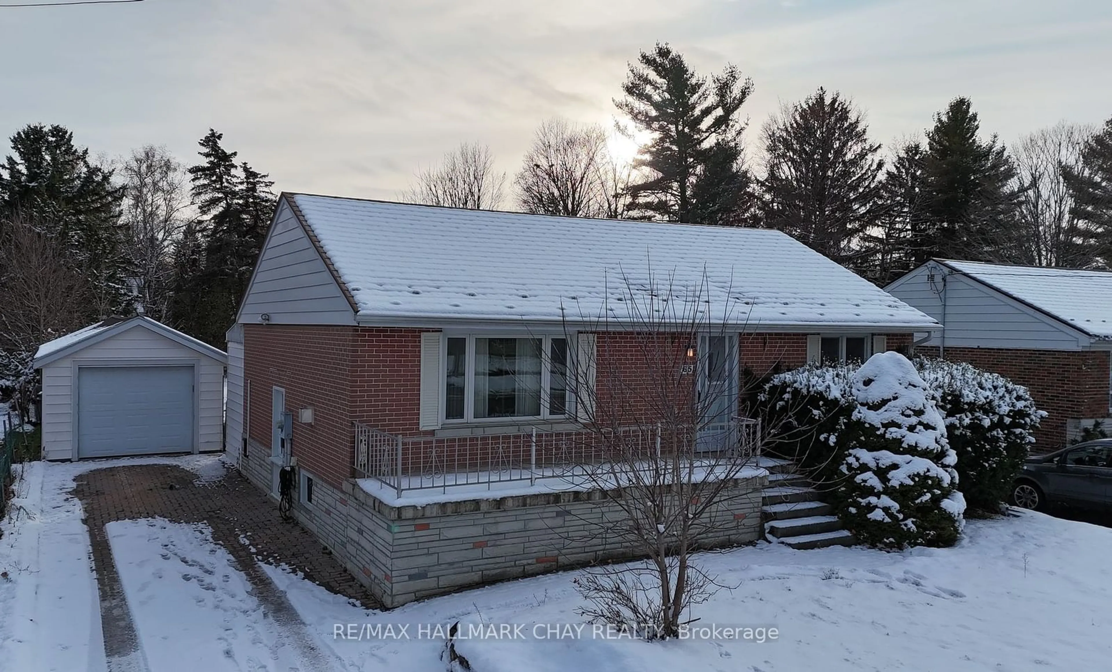 Frontside or backside of a home, cottage for 65 Strabane Ave, Barrie Ontario L4M 2A1