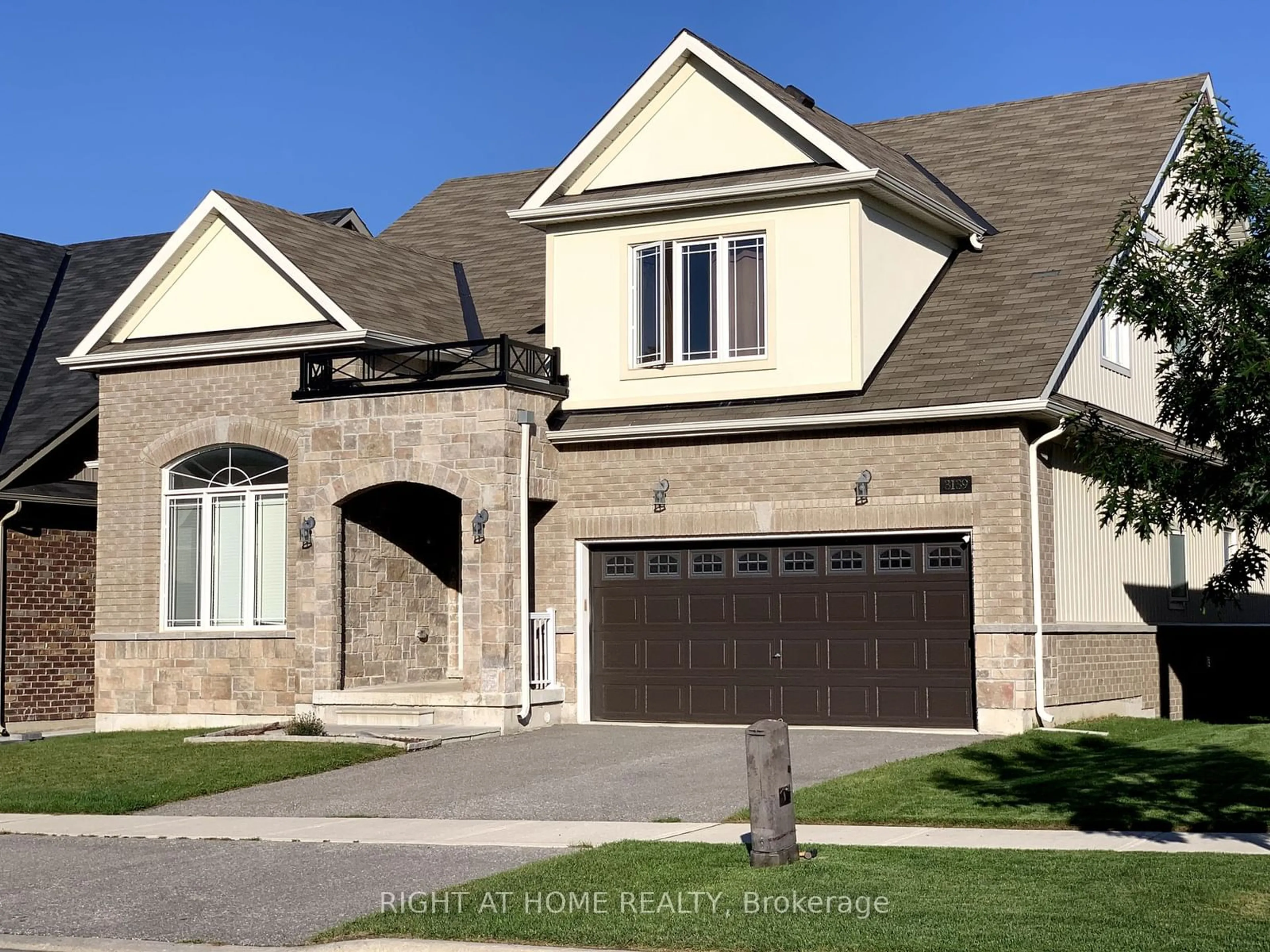 Frontside or backside of a home, the street view for 3139 Monarch Dr, Orillia Ontario L3V 7X1