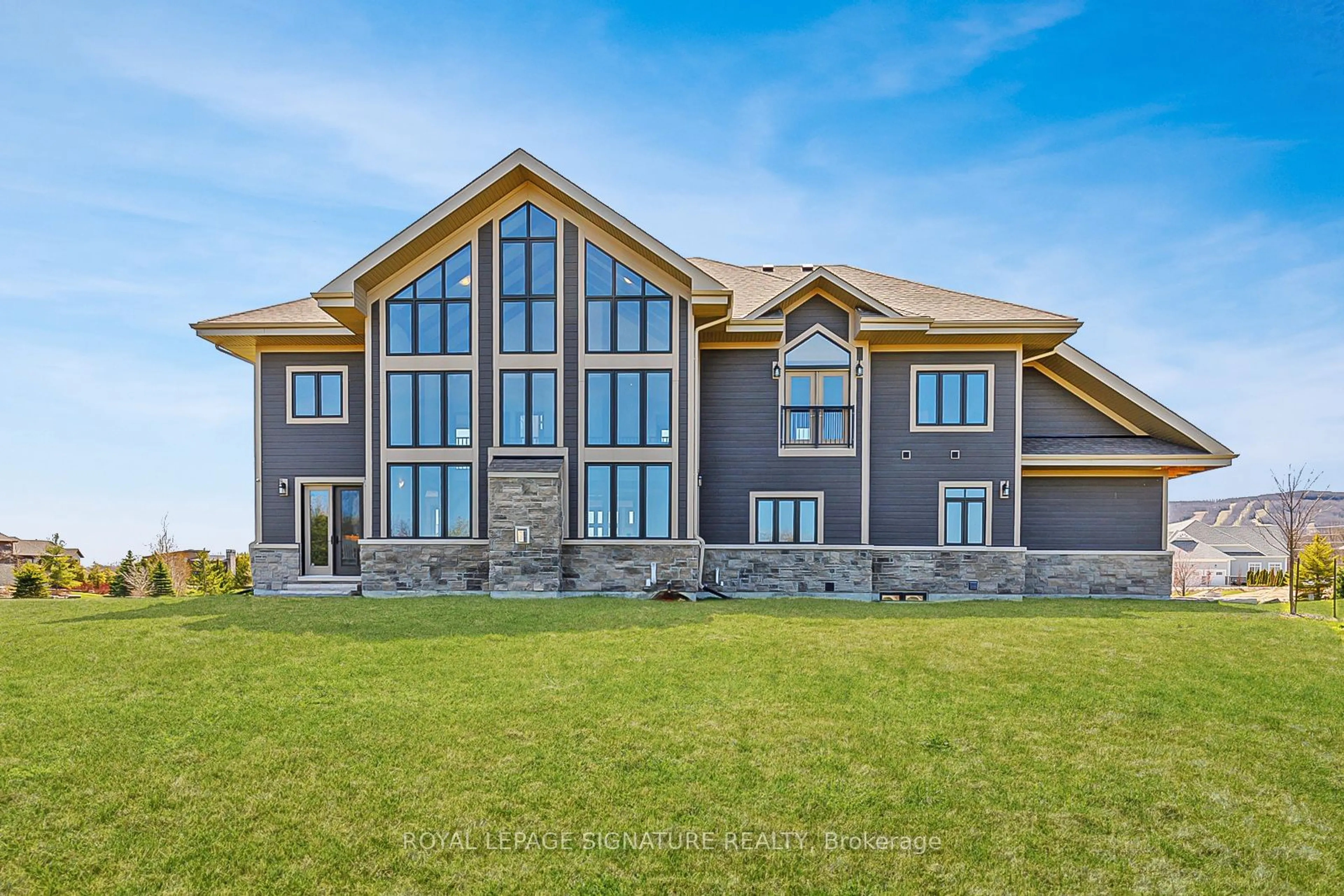 Frontside or backside of a home, mountain for 11 Windrose Valley Blvd, Clearview Ontario L9Y 0K2