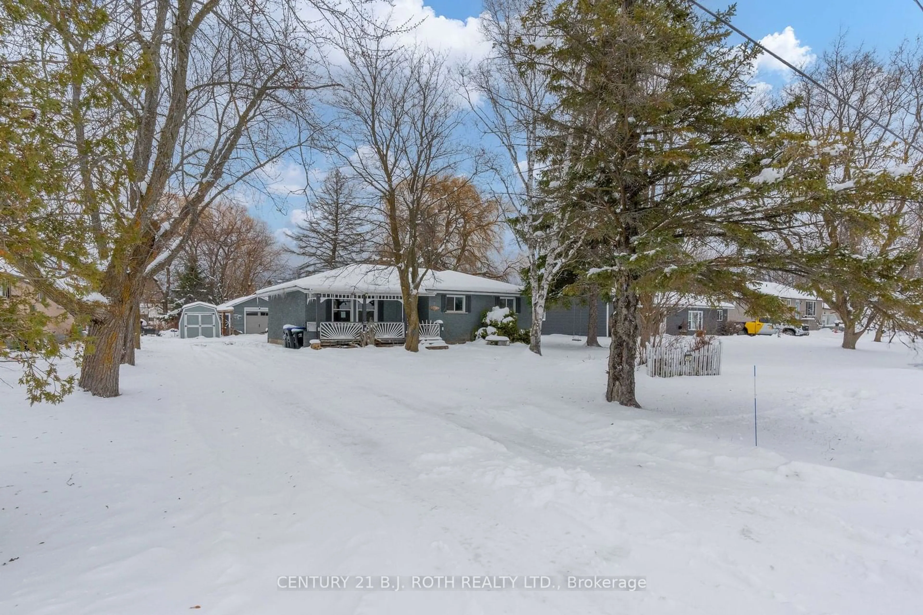 A pic from exterior of the house or condo, the street view for 220 Margaret St, Clearview Ontario L0M 1S0