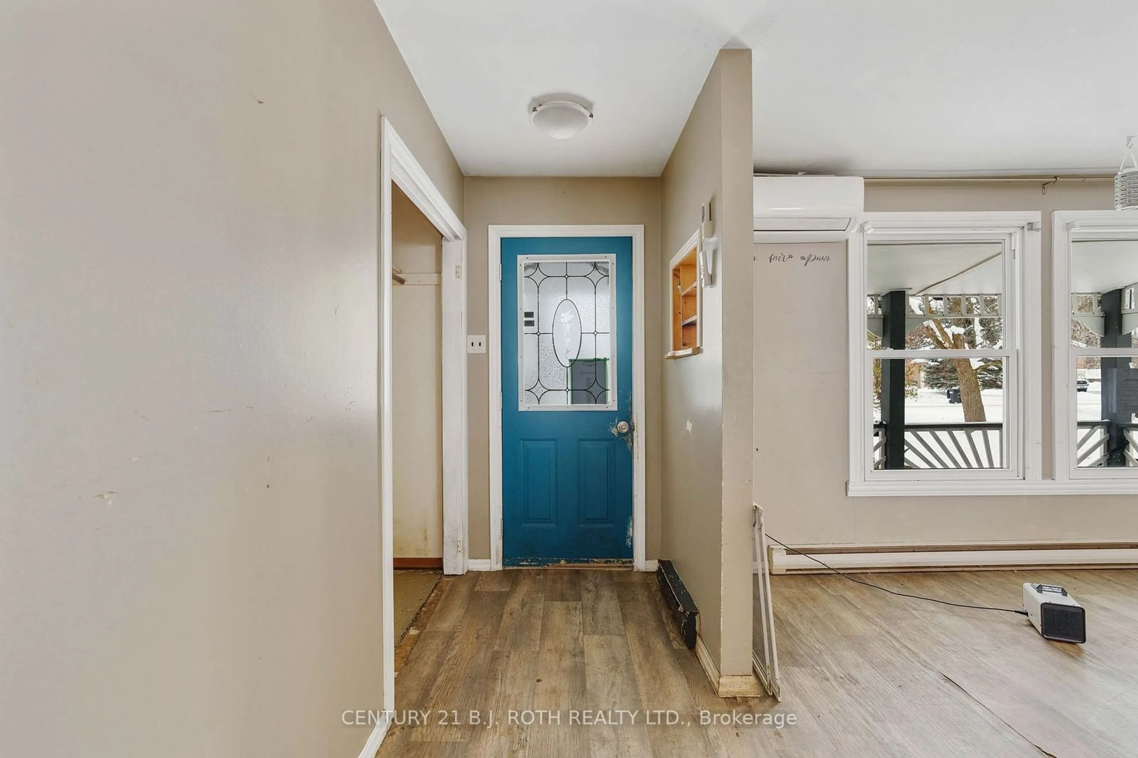 Indoor entryway, wood floors for 220 Margaret St, Clearview Ontario L0M 1S0