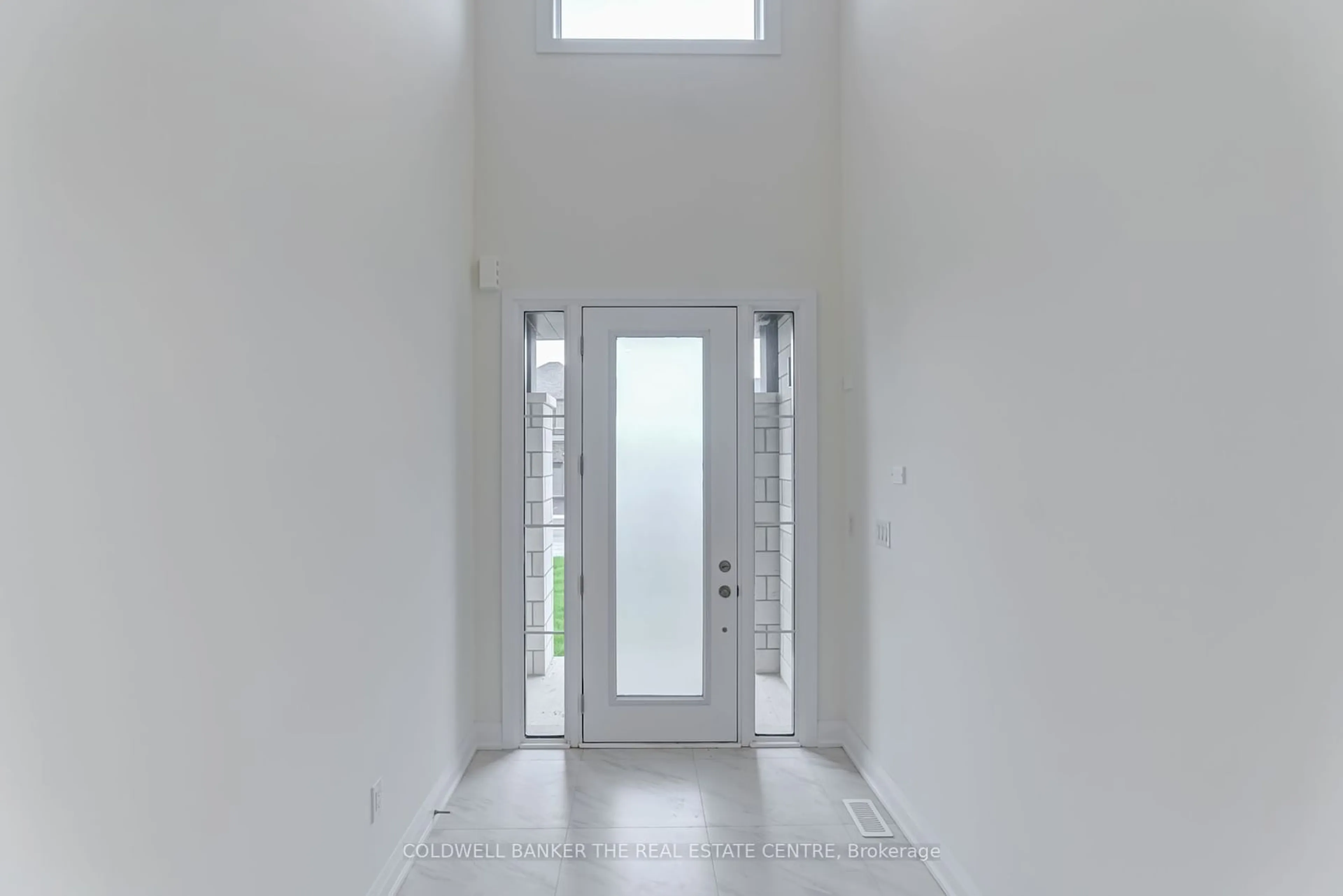 Indoor foyer, cement floor for 49 Del Ray Cres, Wasaga Beach Ontario L9Z 0N8