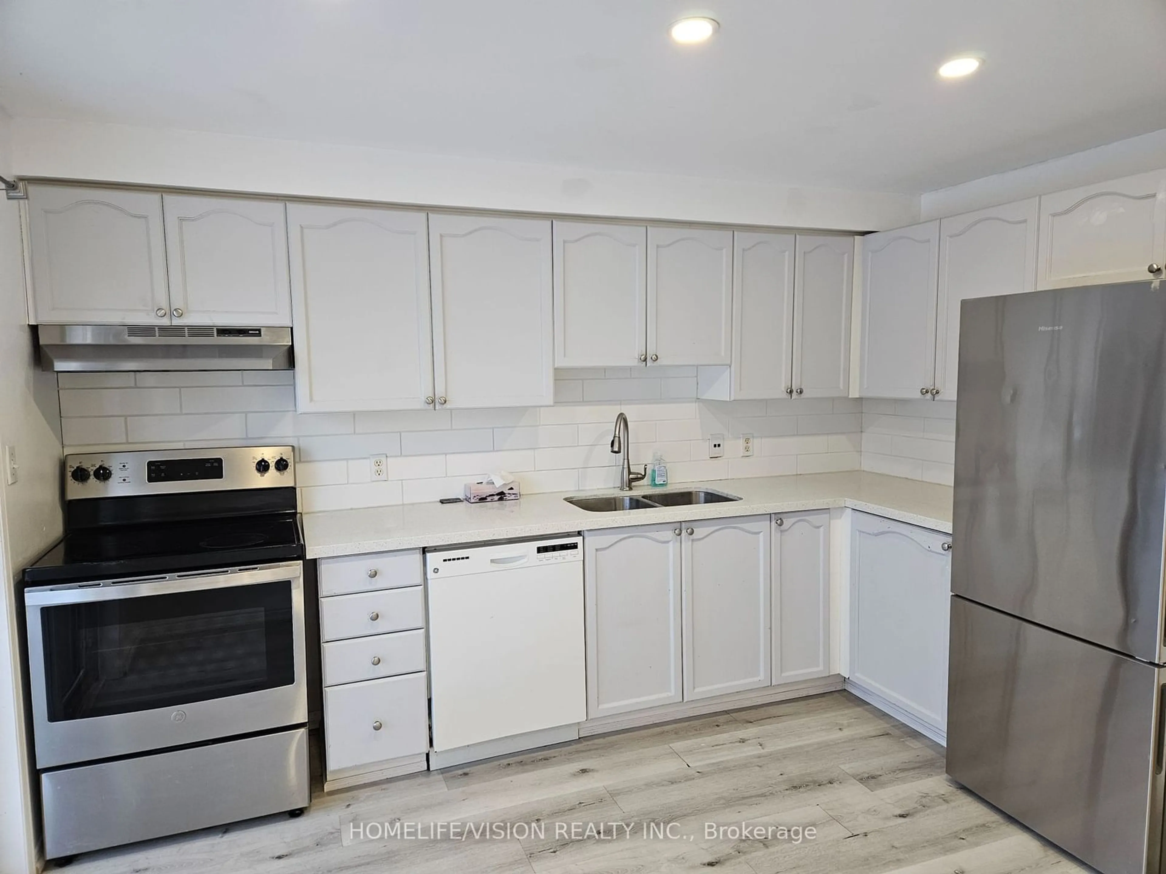 Standard kitchen, unknown for 225 TUNBRIDGE Rd, Barrie Ontario L4M 6R6