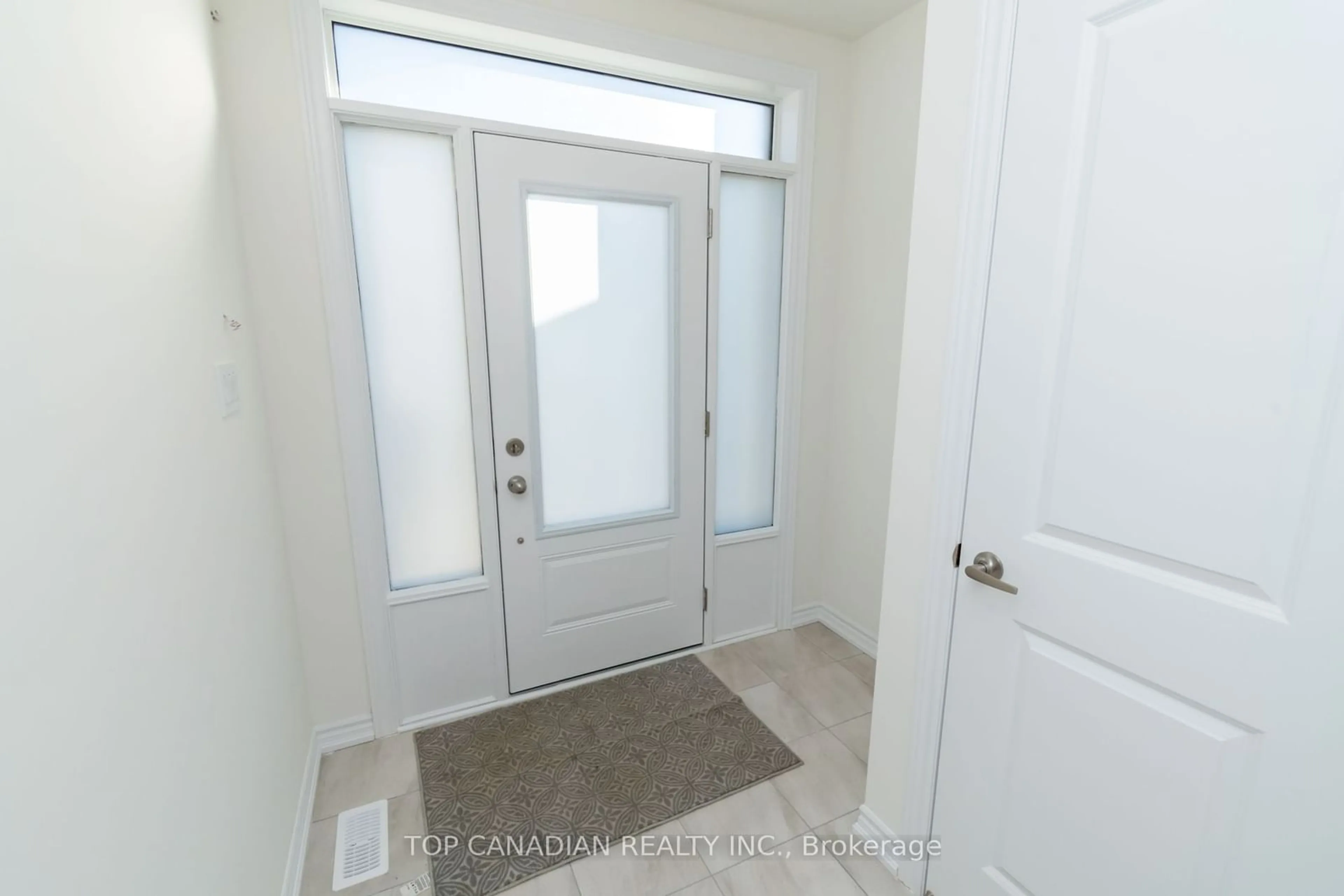 Indoor entryway, not visible floor for 33 Durham Ave, Barrie Ontario L9S 2Z8