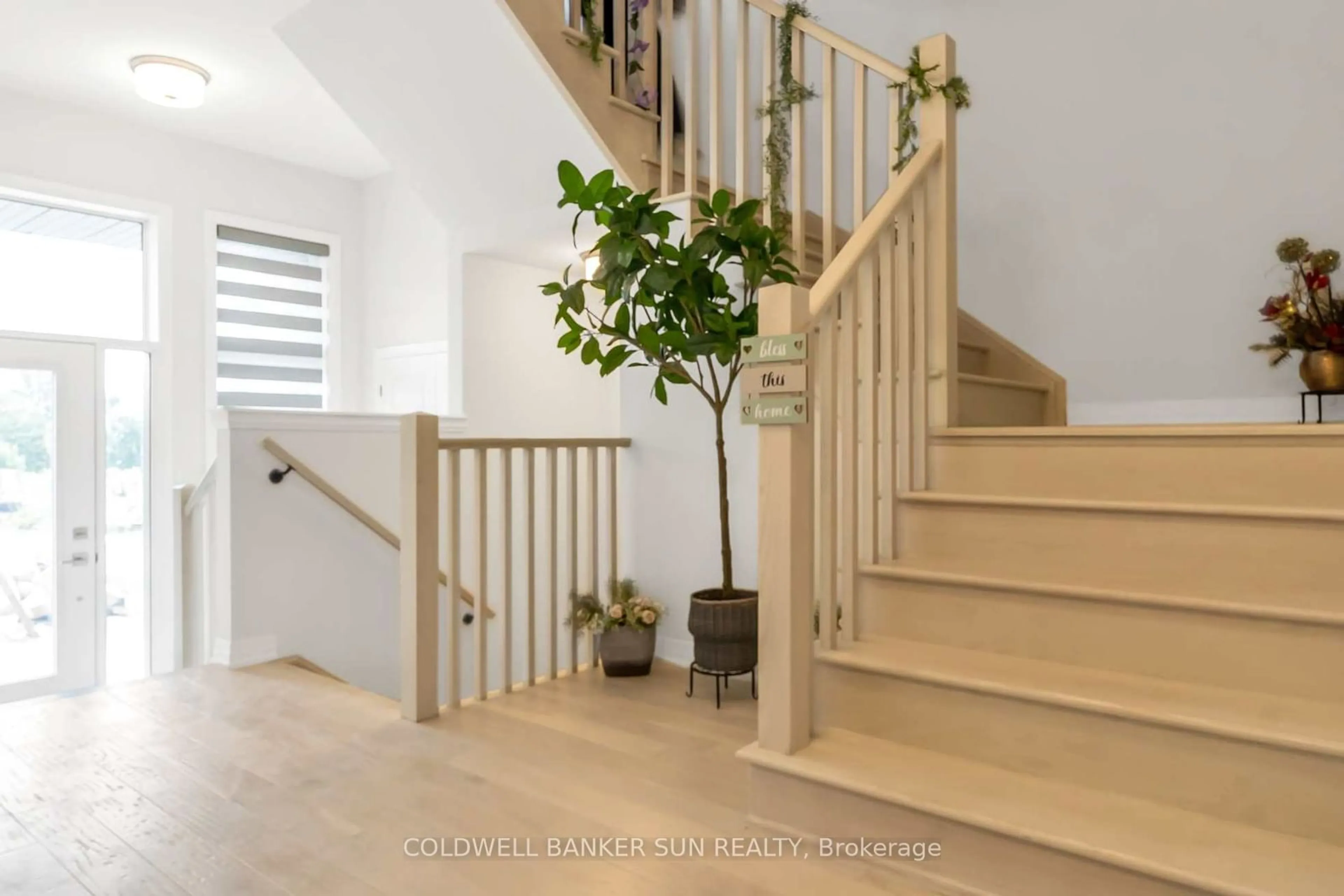 Stairs for 3716 Lakepoint Dr, Orillia Ontario L3V 8M9