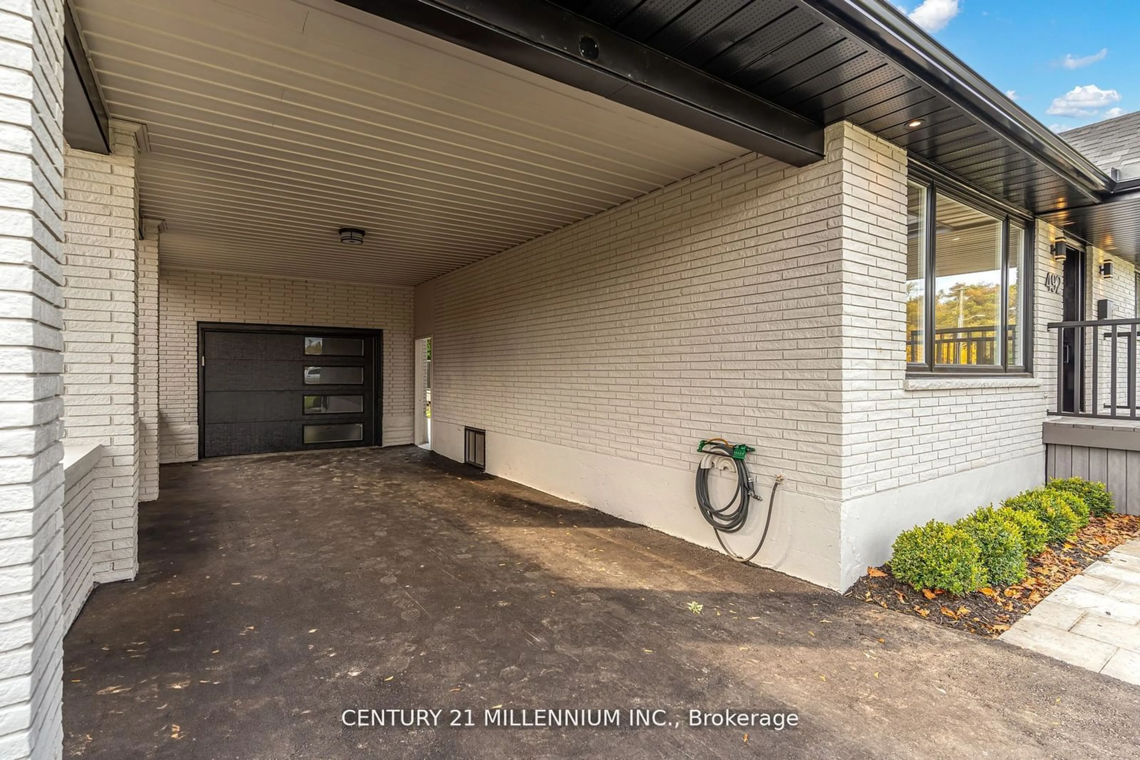 Indoor garage, cement floor for 492 Birch St, Collingwood Ontario L9Y 2X1