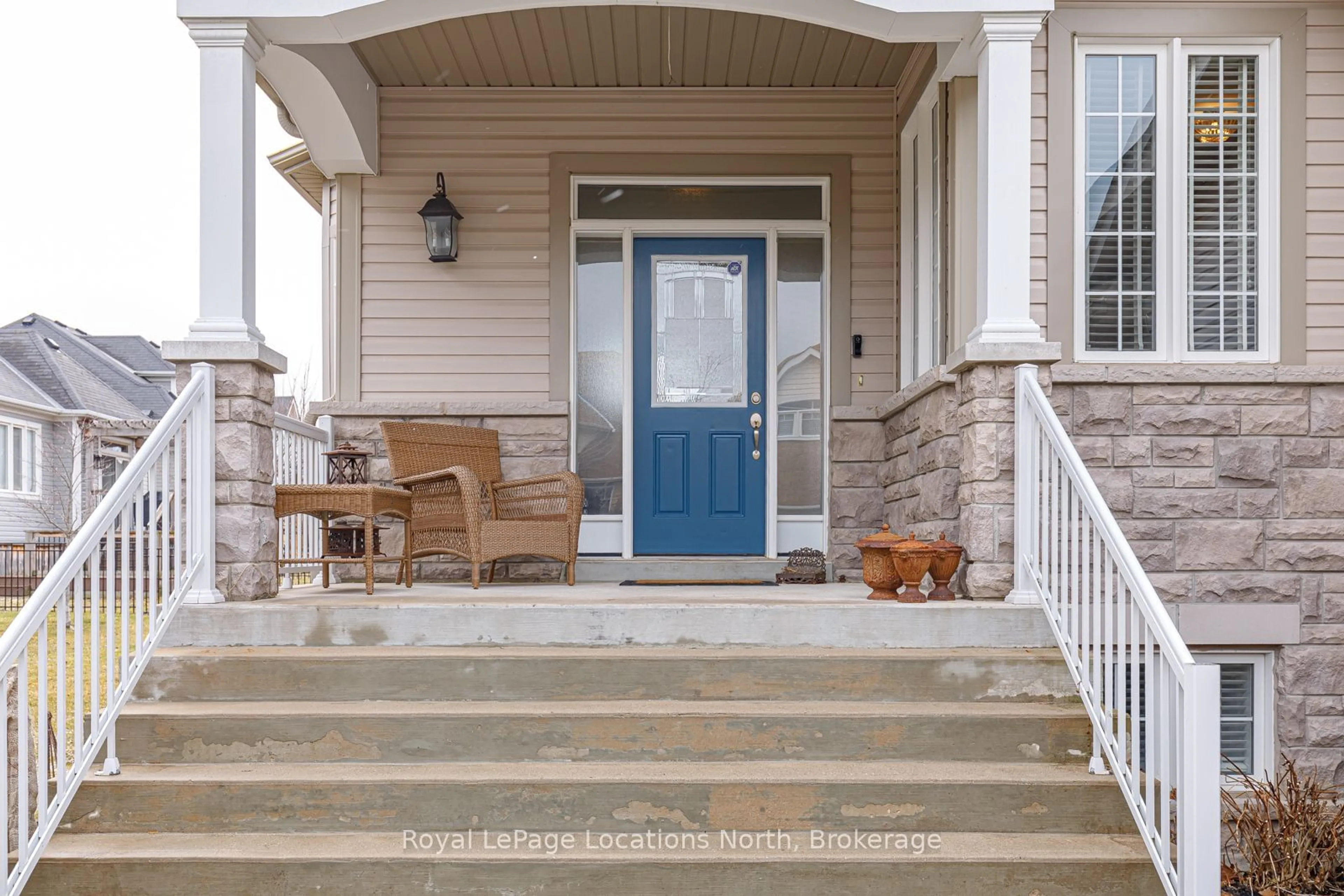 Indoor entryway for 58 Waterview Rd, Wasaga Beach Ontario L9Z 0E9