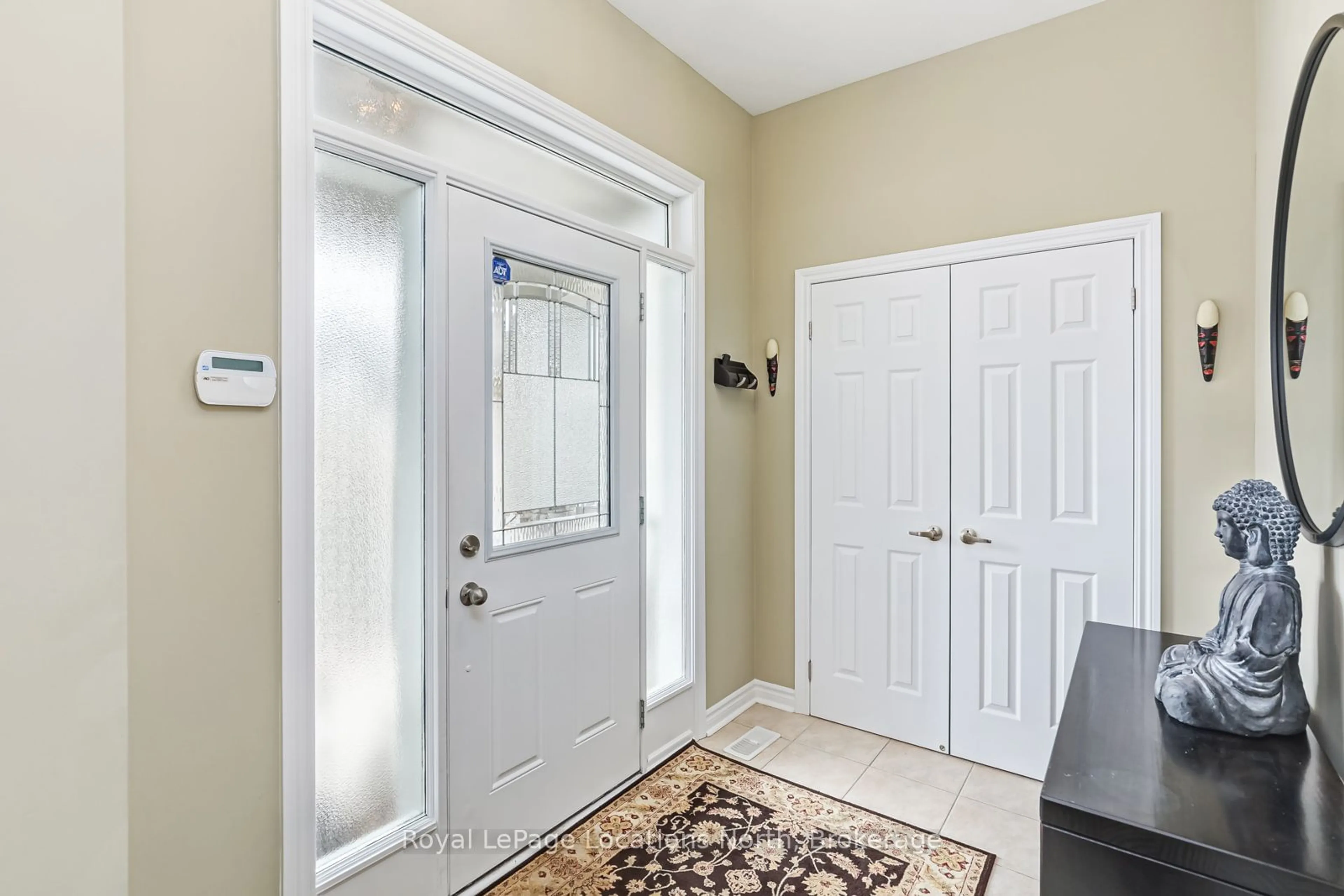 Indoor entryway for 58 Waterview Rd, Wasaga Beach Ontario L9Z 0E9