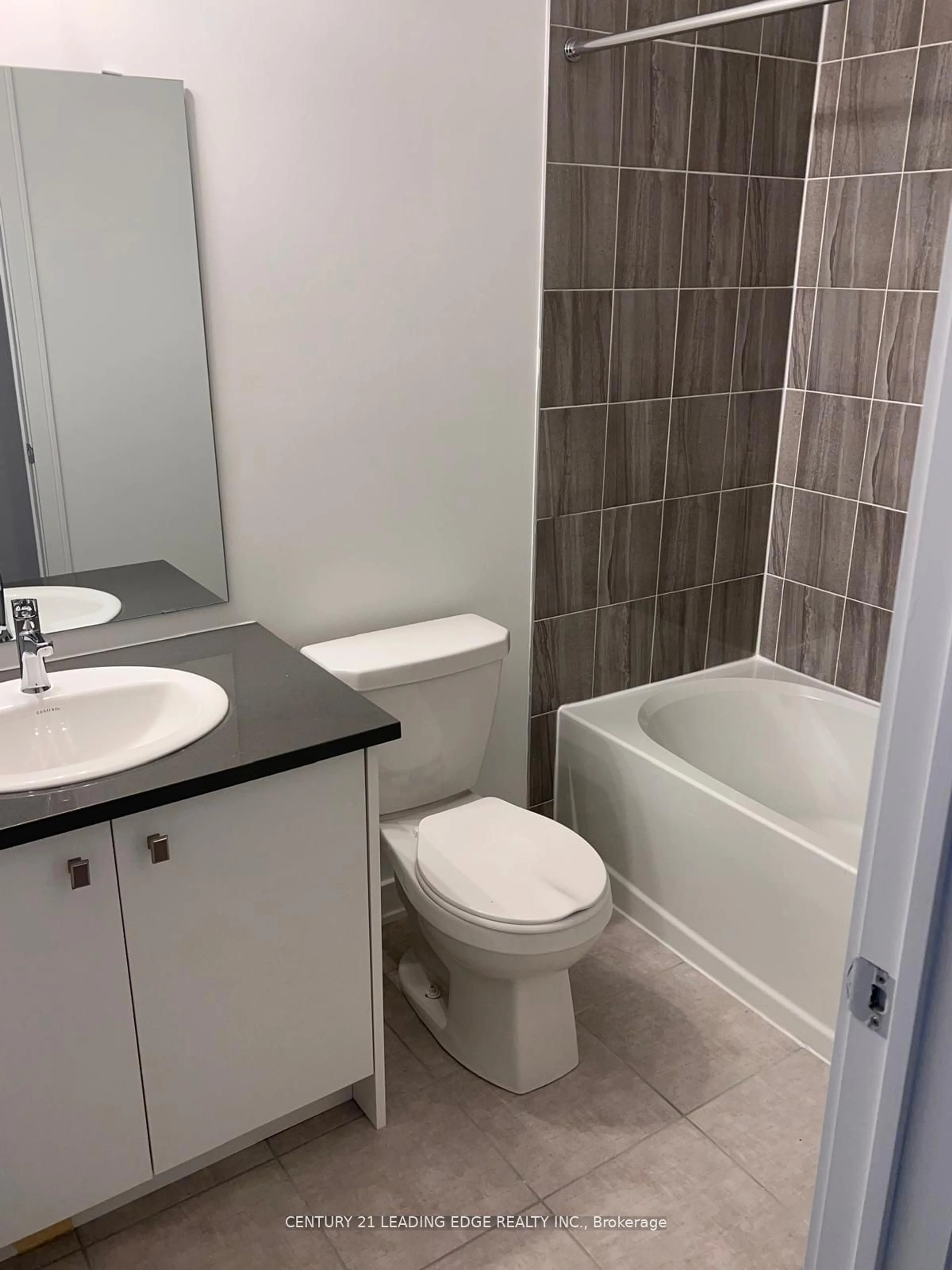 Standard bathroom, unknown for 41 Appletree Lane #86, Barrie Ontario L9J 0P1