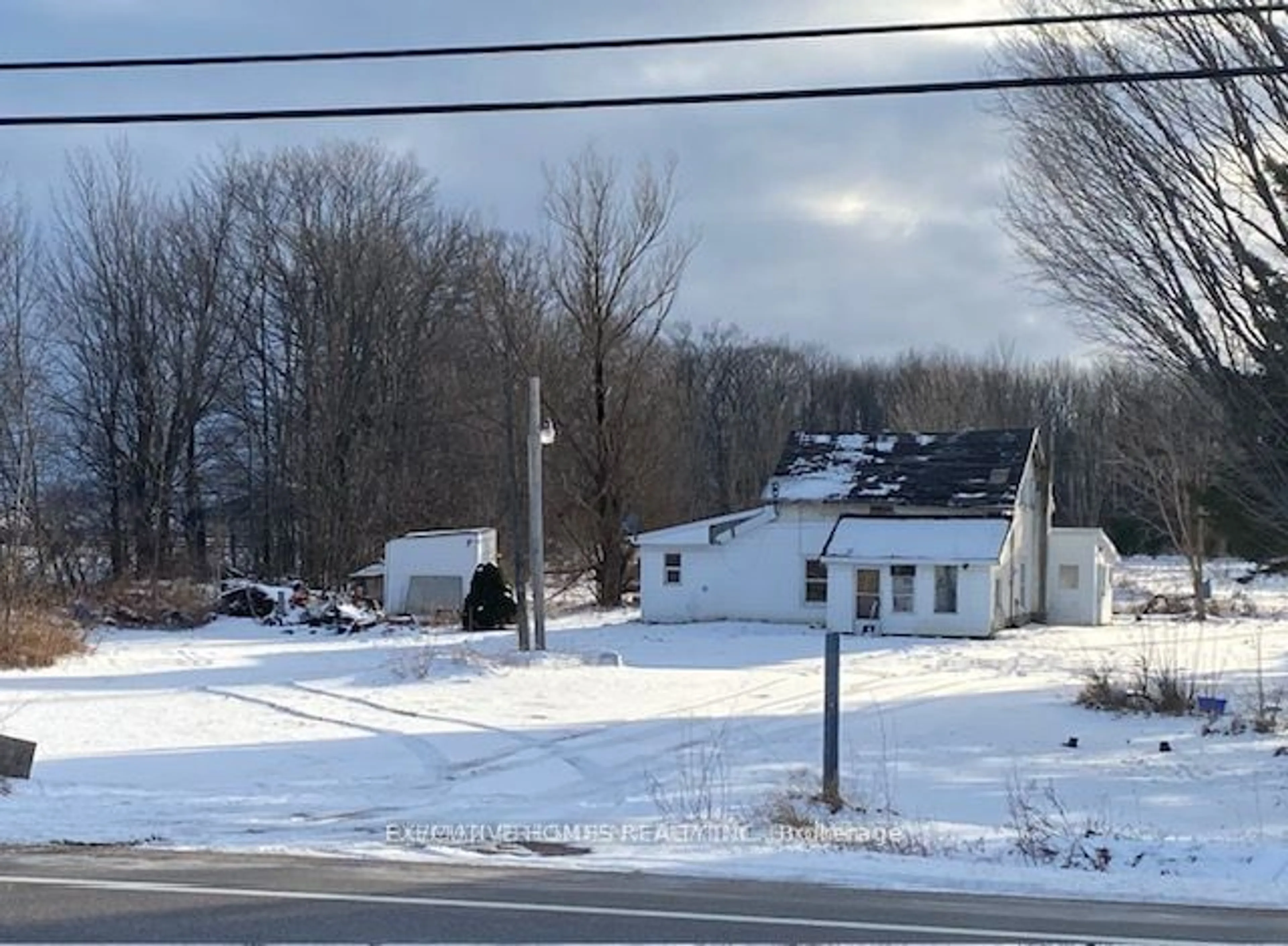 Frontside or backside of a home, the street view for 10058 Highway 12 Rd, Oro-Medonte Ontario L0K 2G0