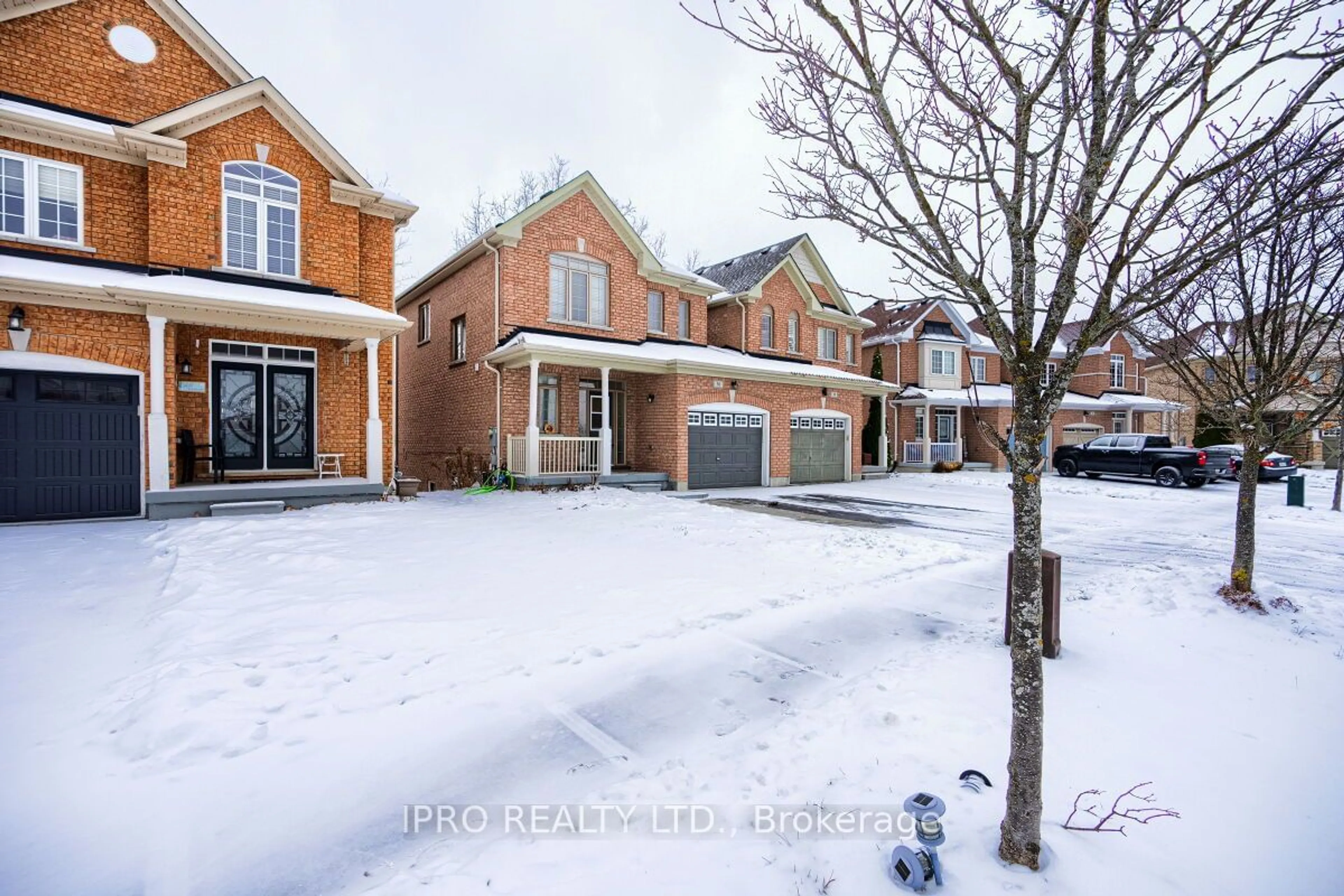 Frontside or backside of a home, the street view for 36 Forsyth Cres, Barrie Ontario L4N 5K4