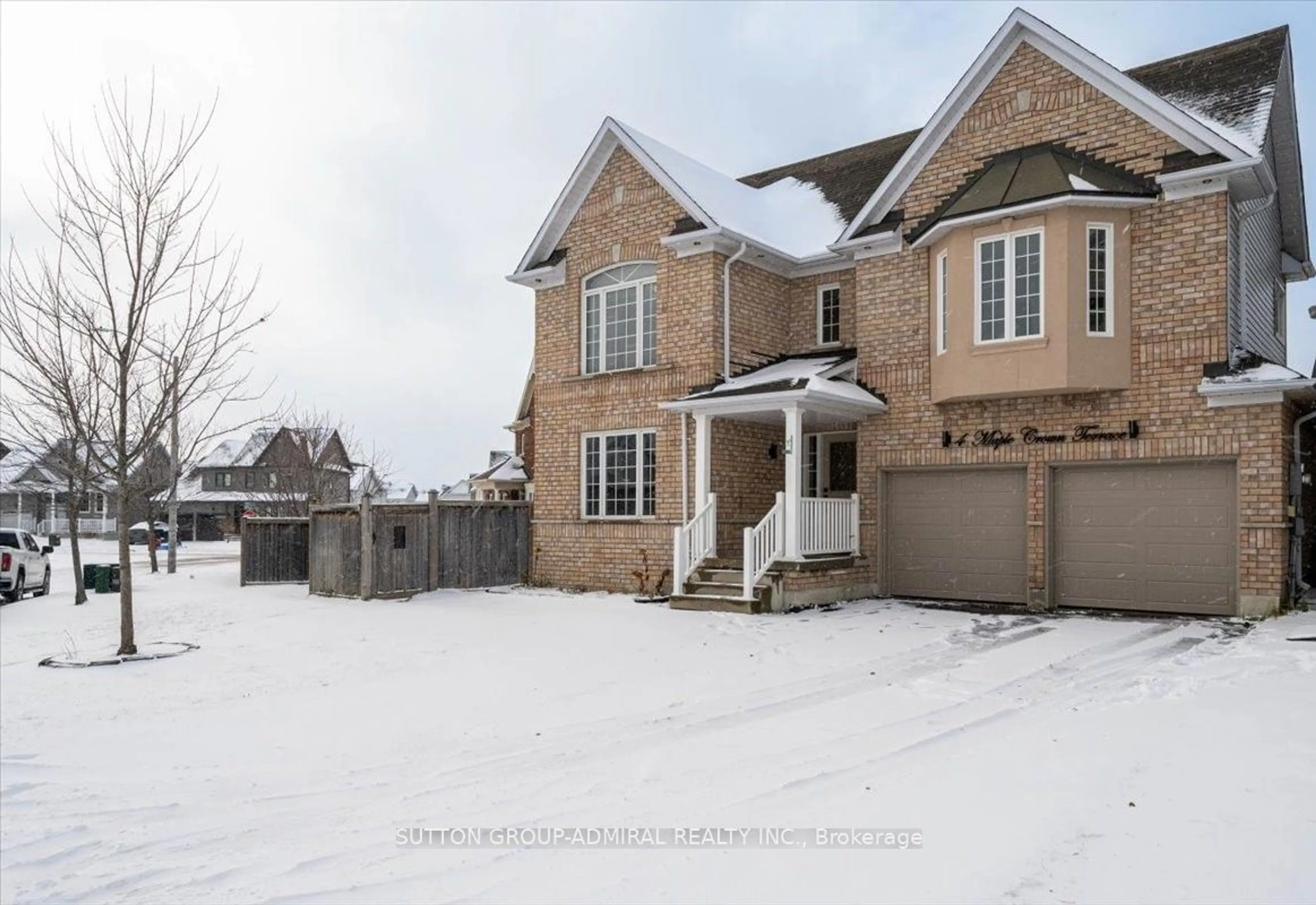 Frontside or backside of a home, the street view for 4 Maple Crown Terr, Barrie Ontario L4M 7H3