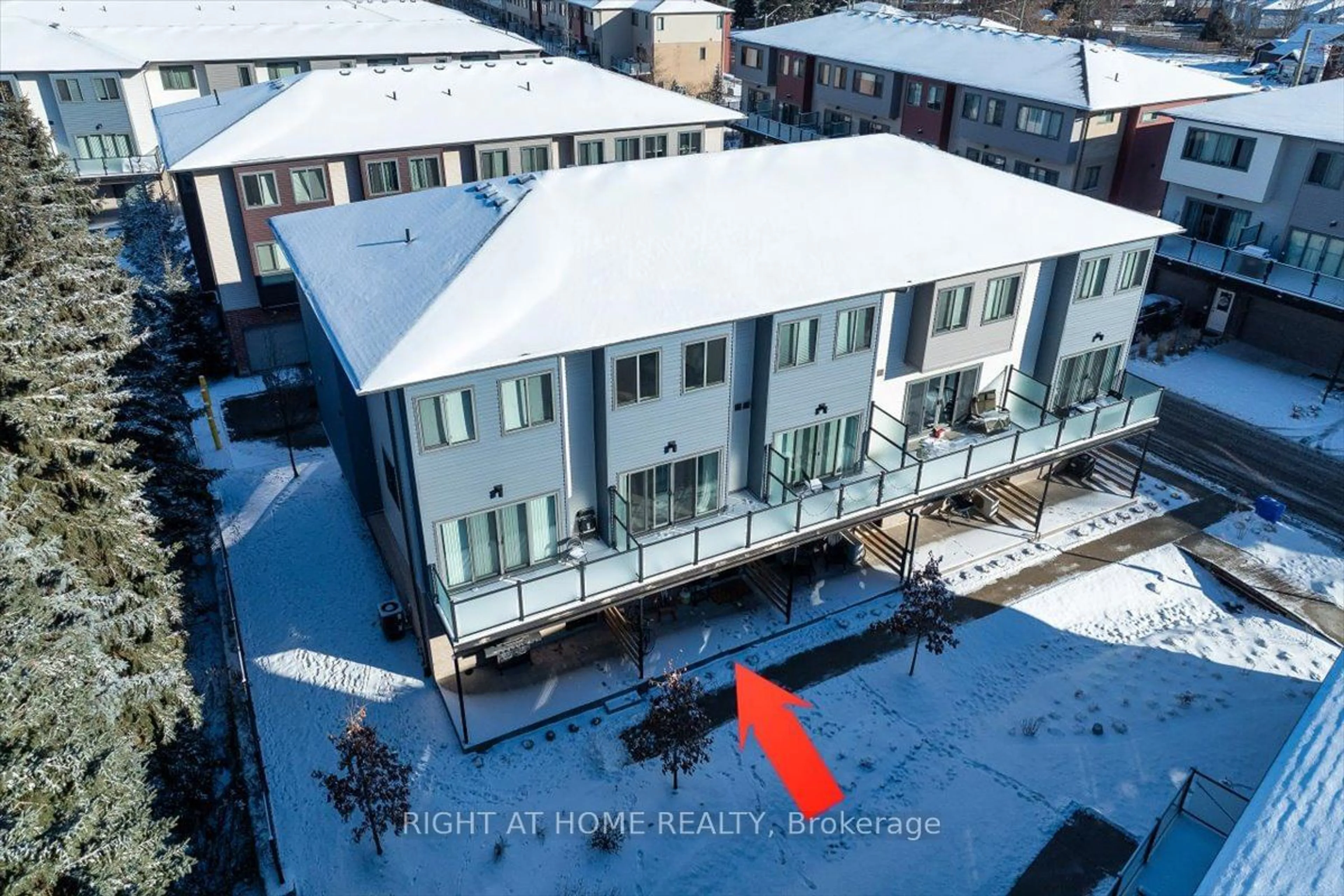 A pic from outside/outdoor area/front of a property/back of a property/a pic from drone, unknown for 369 Essa Rd #81, Barrie Ontario L4M 4T5