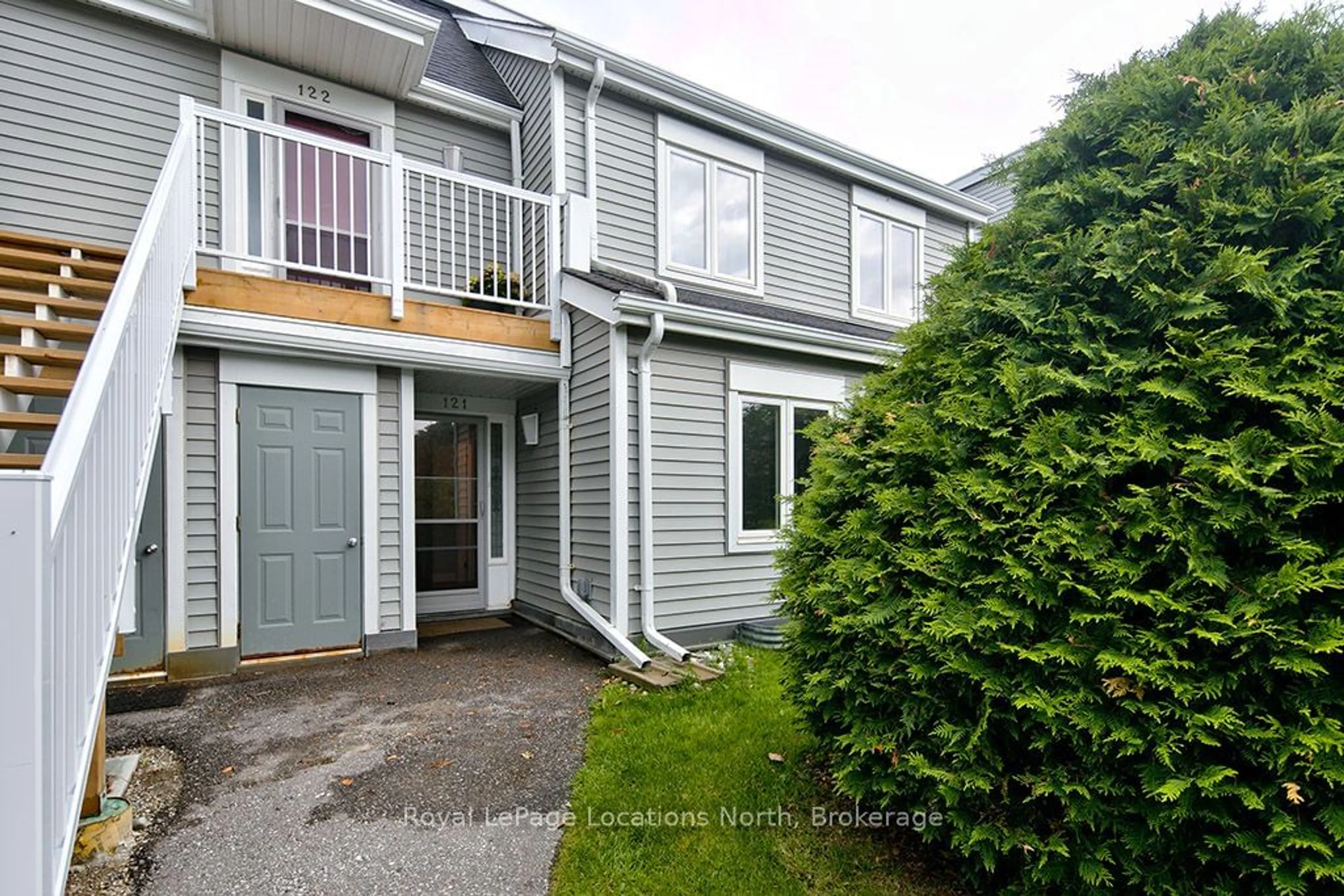 A pic from exterior of the house or condo, cottage for 55 TROTT Blvd #121, Collingwood Ontario L9Y 5B8