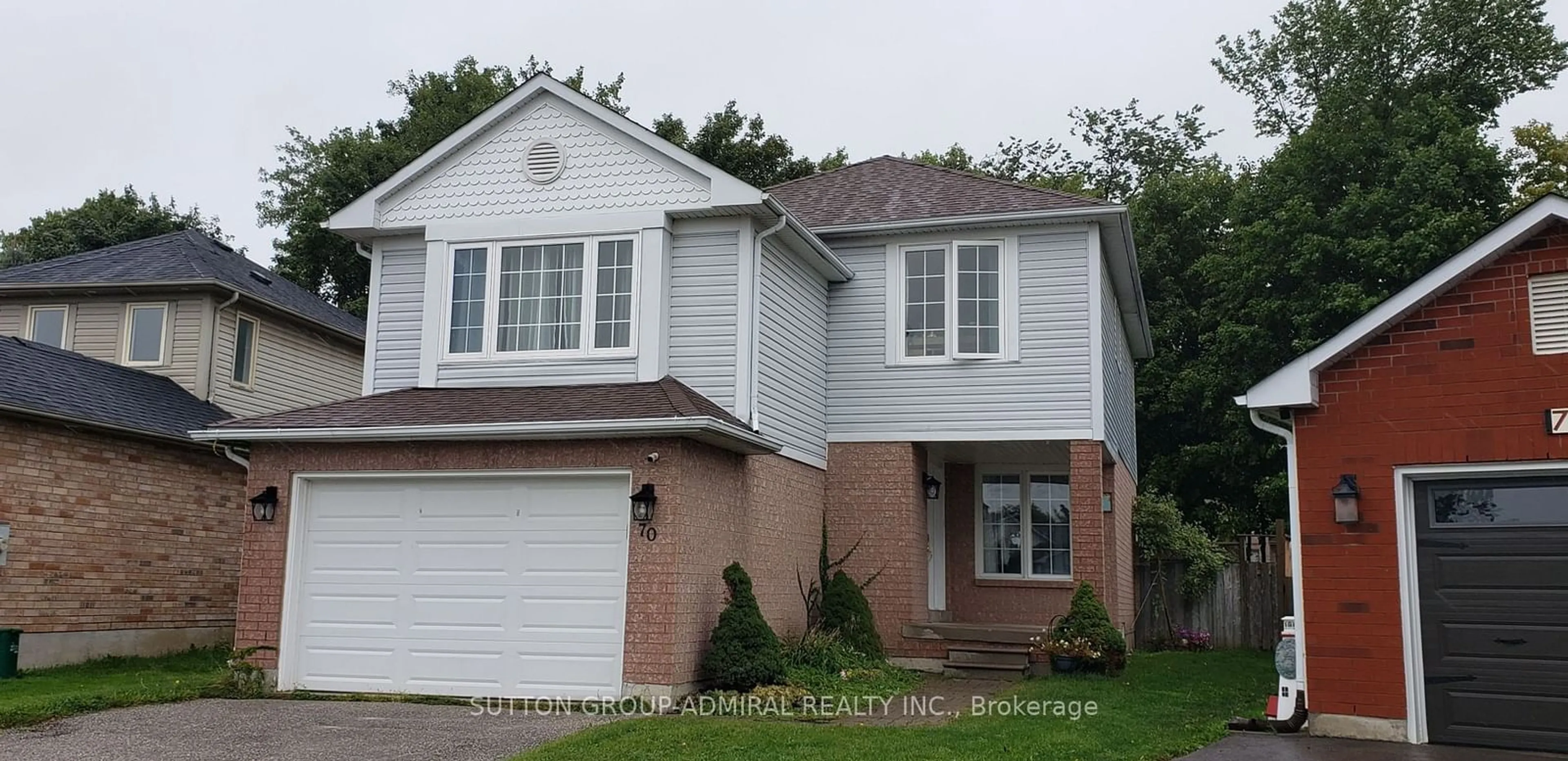 Home with vinyl exterior material for 70 Copeman Cres, Barrie Ontario L4W 8B4