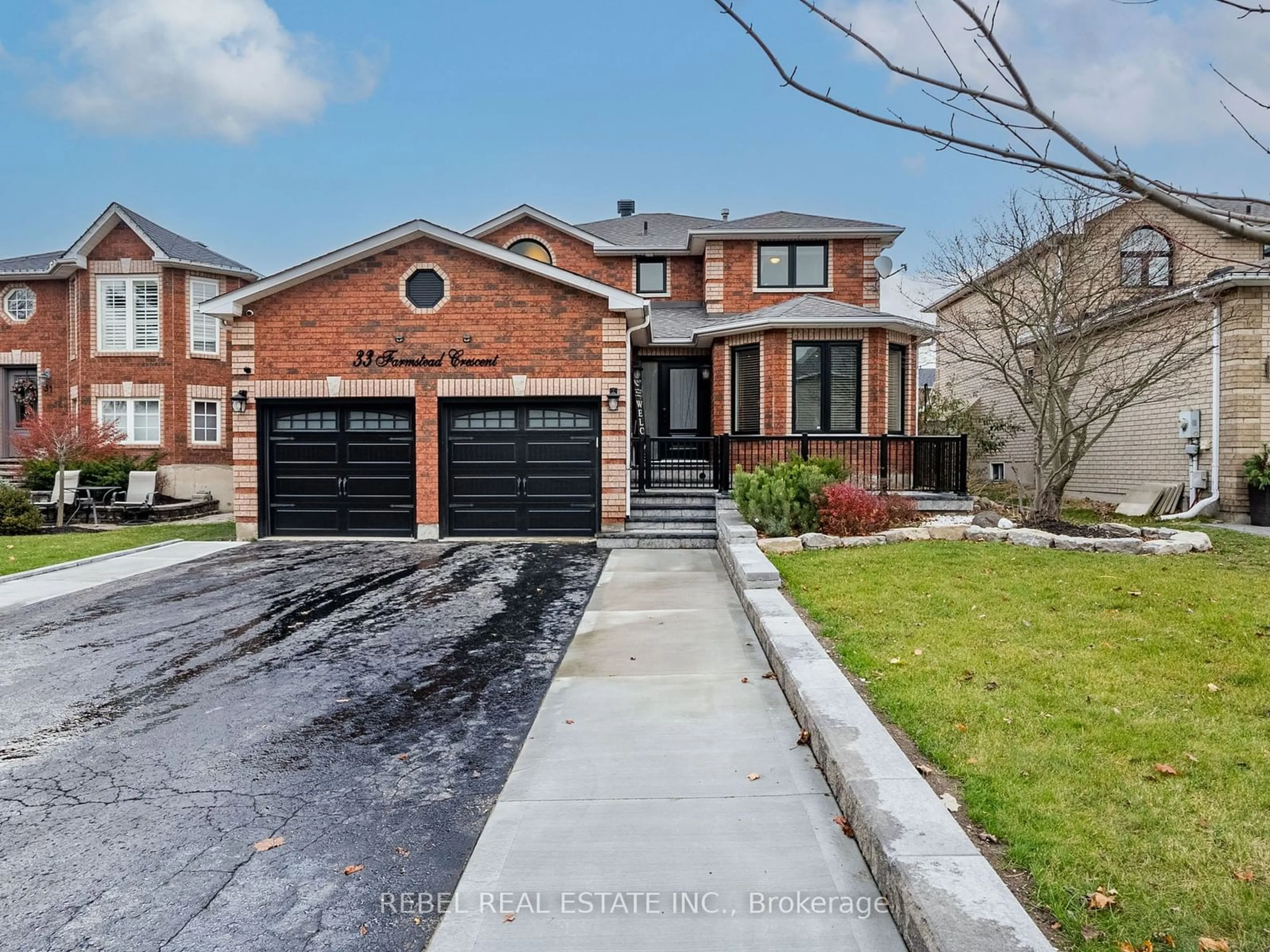 Home with brick exterior material for 33 Farmstead Cres, Barrie Ontario L4N 8S2