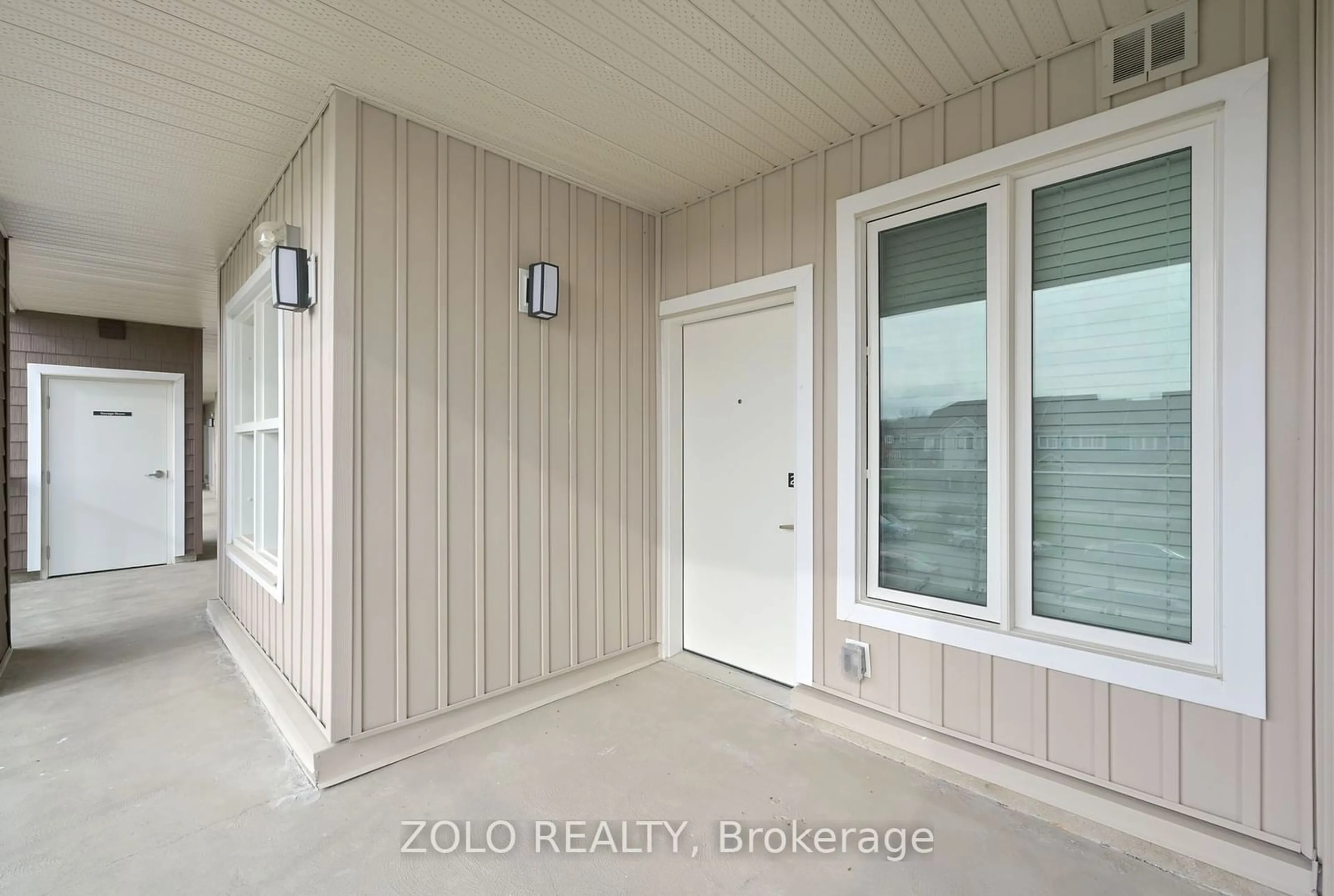 Indoor entryway for 17 Spooner Cres, Collingwood Ontario L9Y 1T3