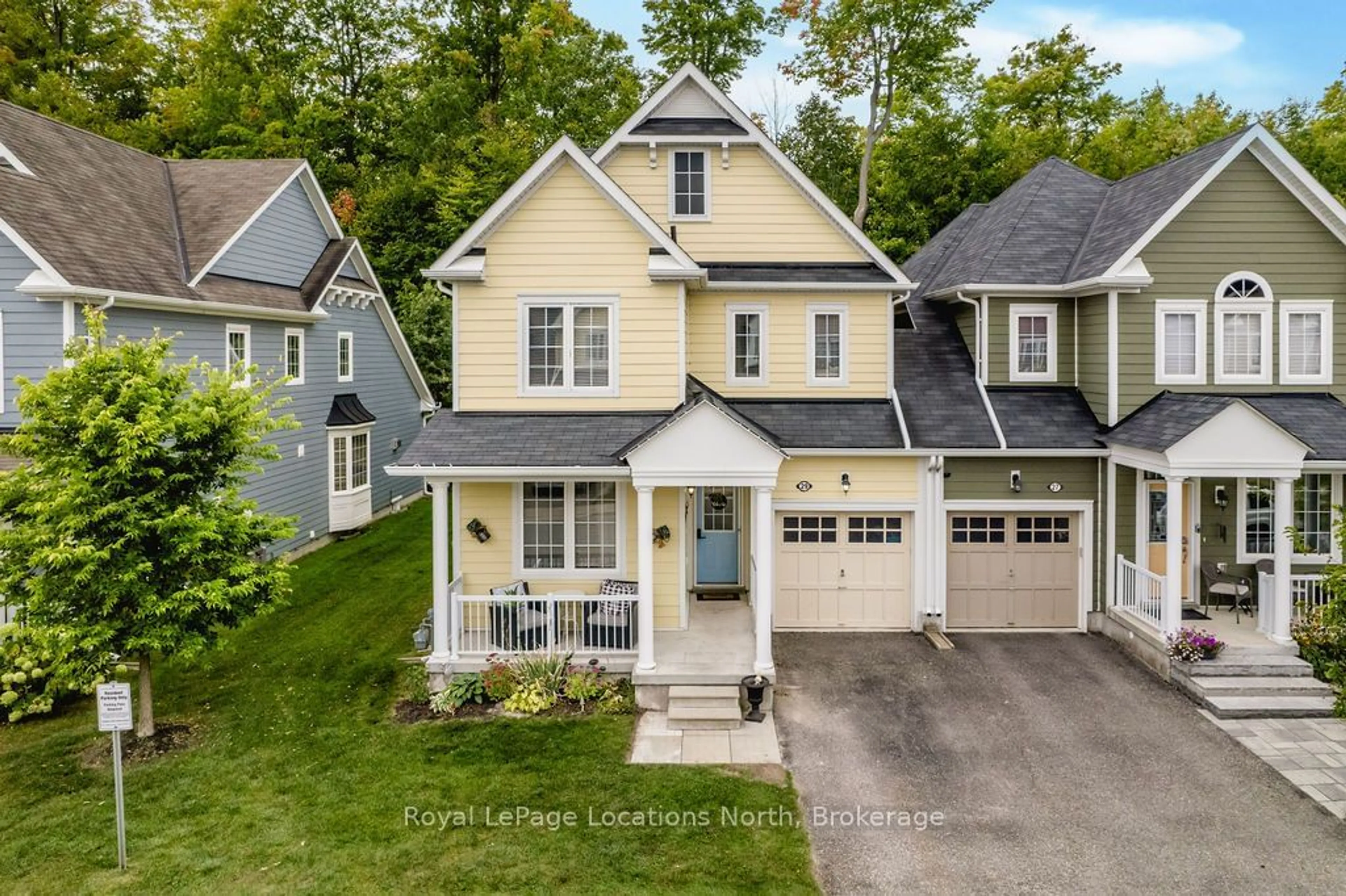 A pic from outside/outdoor area/front of a property/back of a property/a pic from drone, street for 29 BERKSHIRE Ave, Wasaga Beach Ontario L9Z 0G3