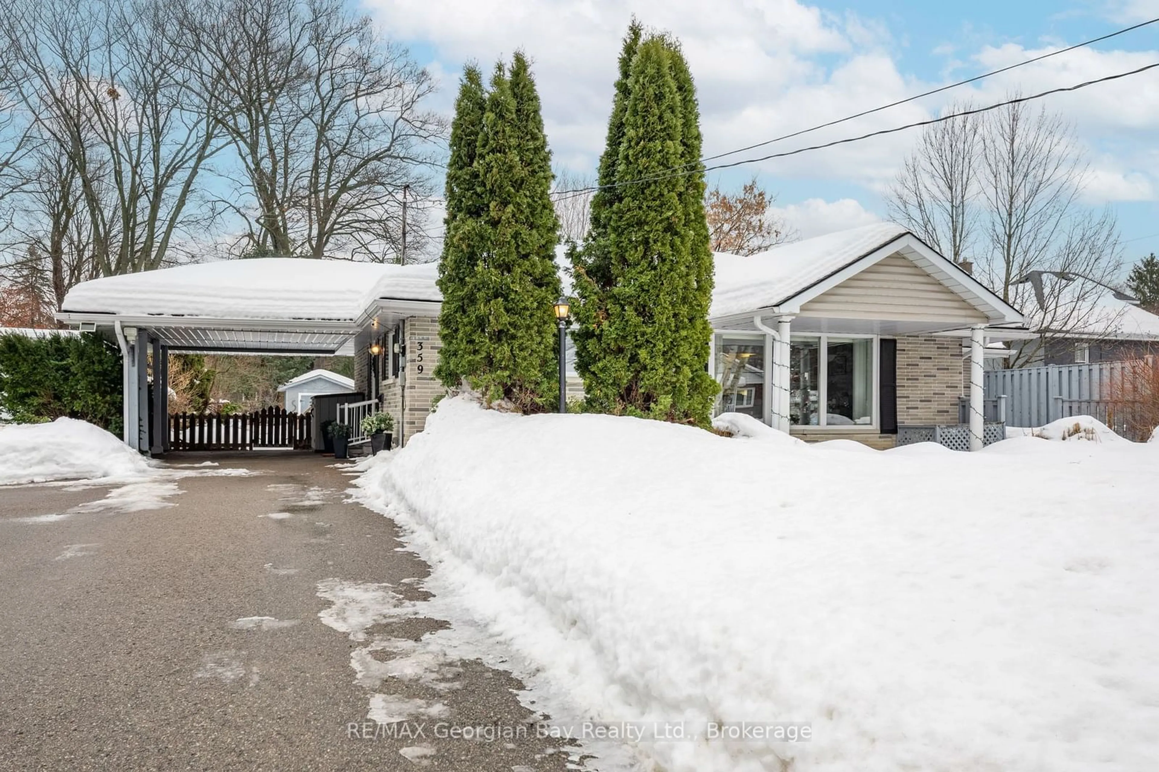 Patio, street for 359 Fifth St, Midland Ontario L4R 3W7