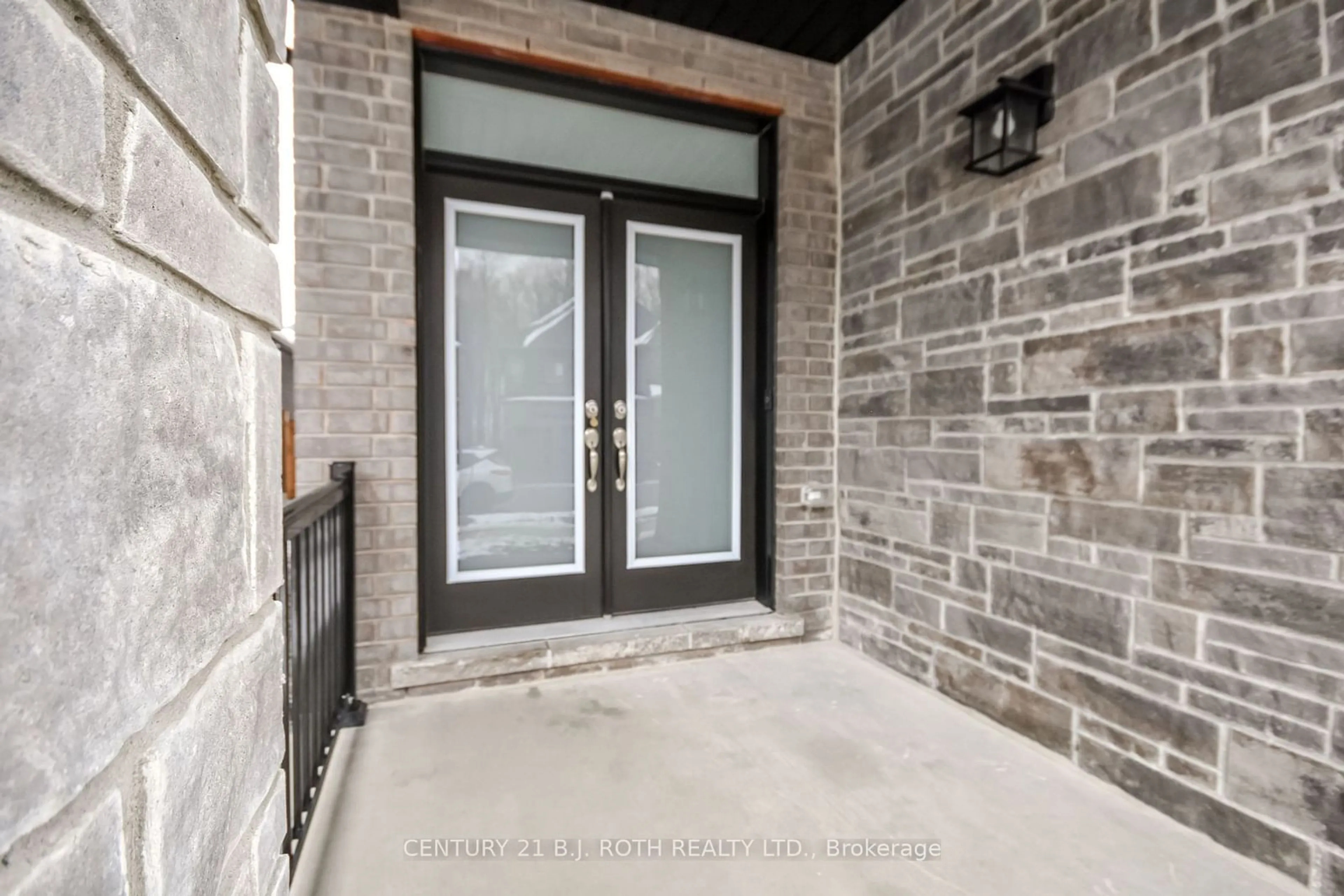 Indoor entryway for 22 Franklin Tr, Barrie Ontario L9J 0B1