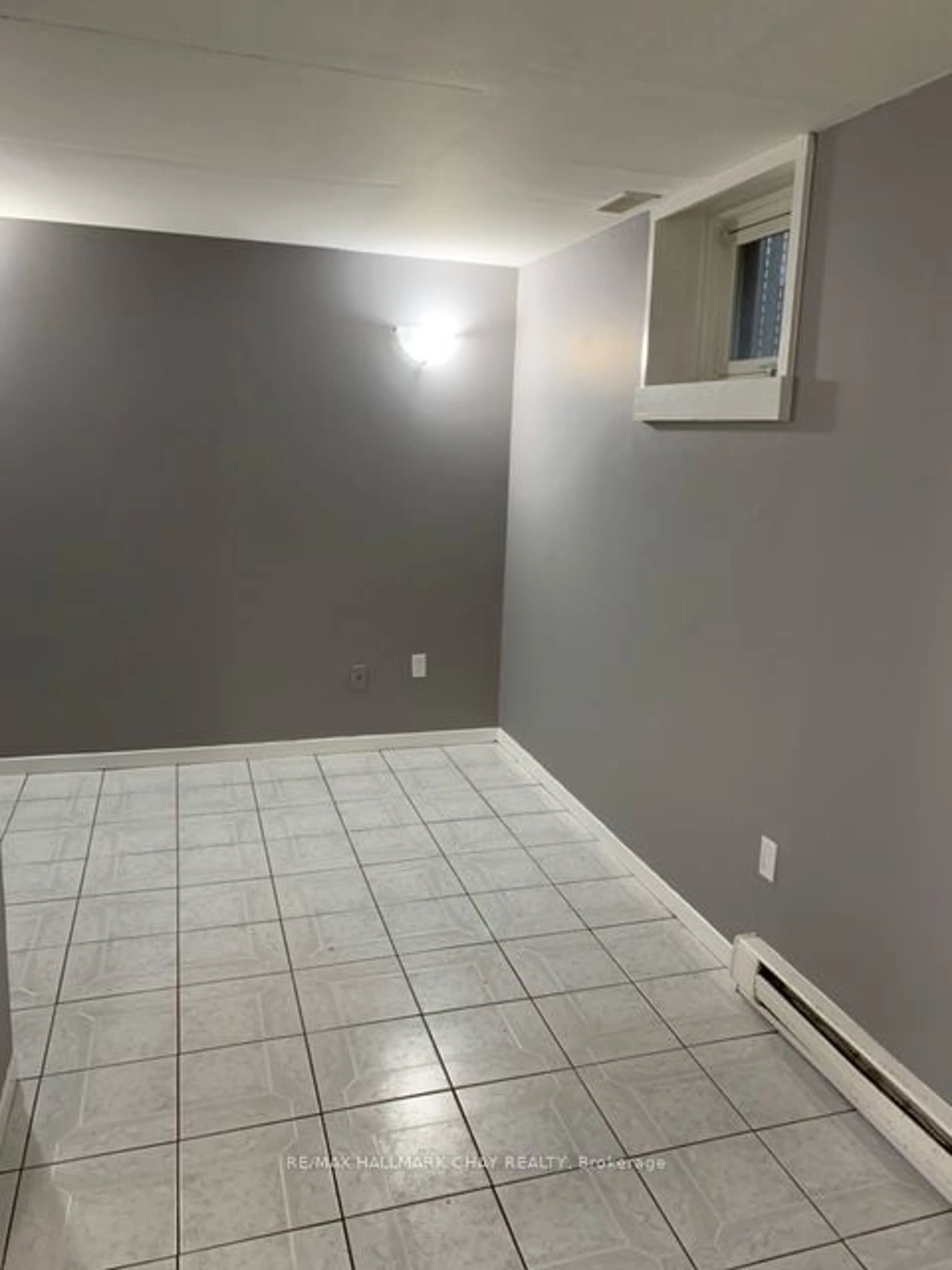 A pic of a room for 58 Penetang St #1,2,3,4, Barrie Ontario L4M 1V6