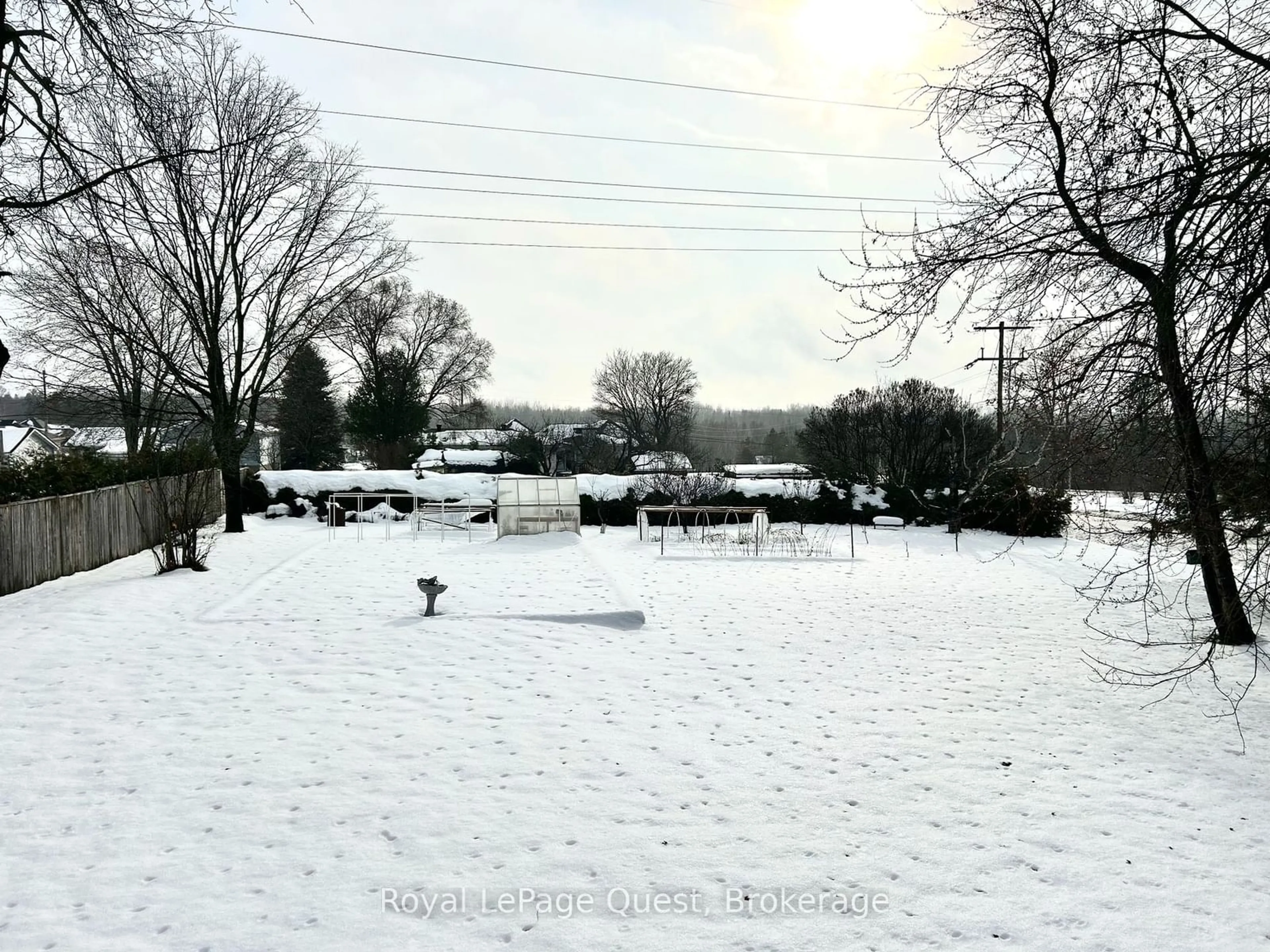 A pic from outside/outdoor area/front of a property/back of a property/a pic from drone, street for 5 Edith Dr, Oro-Medonte Ontario L3V 0R3