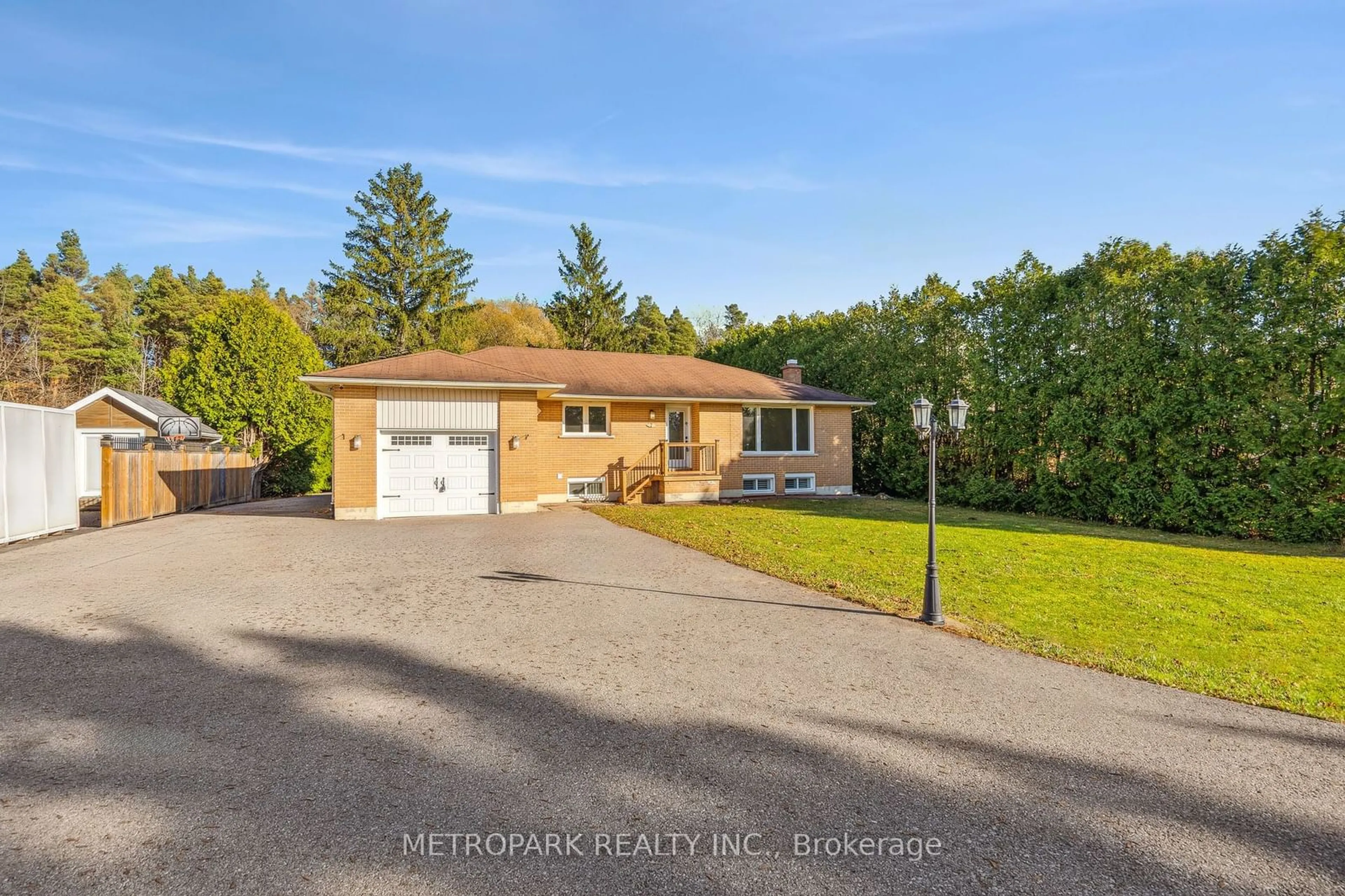 A pic from outside/outdoor area/front of a property/back of a property/a pic from drone, street for 7 Lamers Rd, Clearview Ontario L0M 1N0