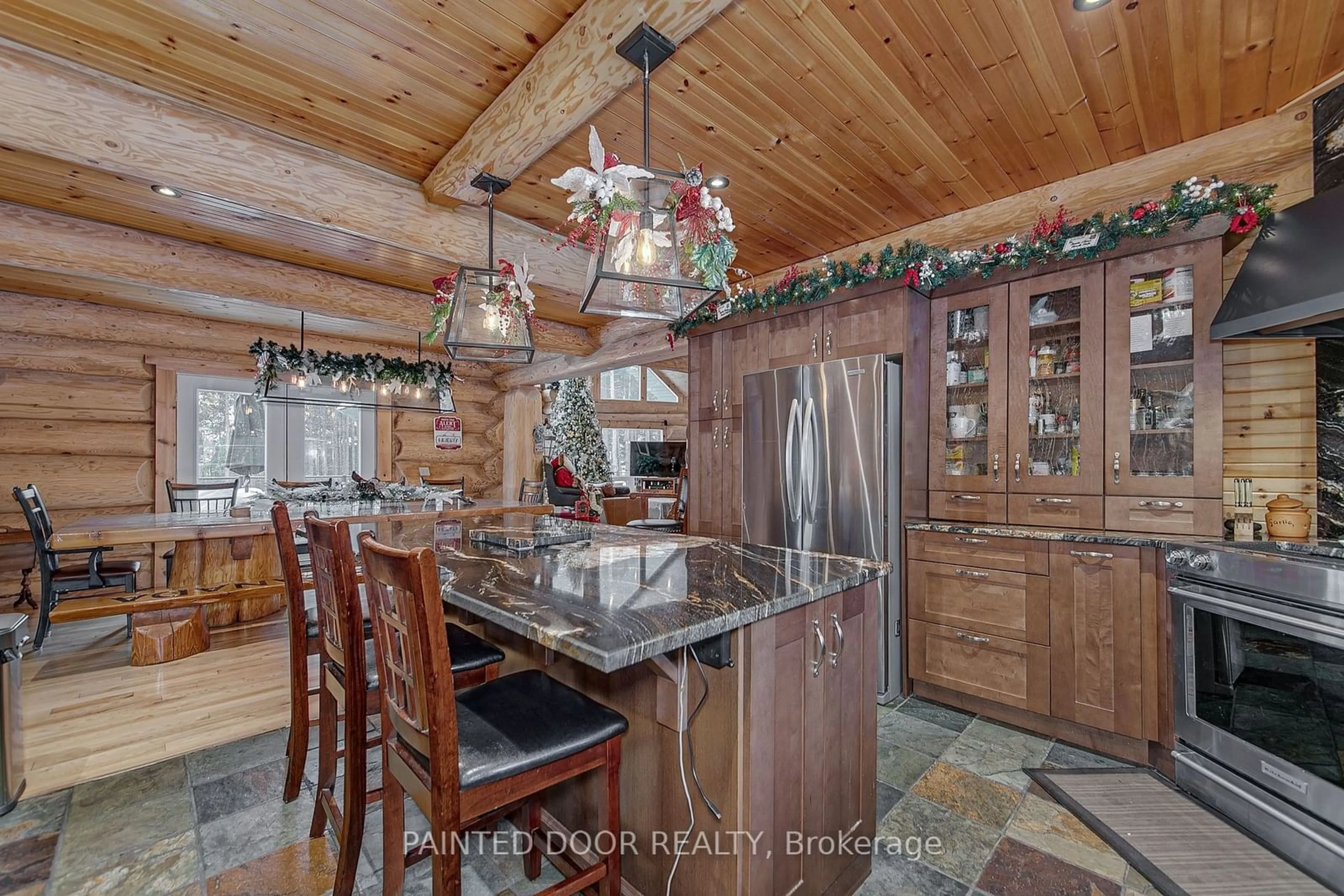 Rustic kitchen, unknown for 11 Nevis Ridge Dr, Oro-Medonte Ontario L0L 1T0