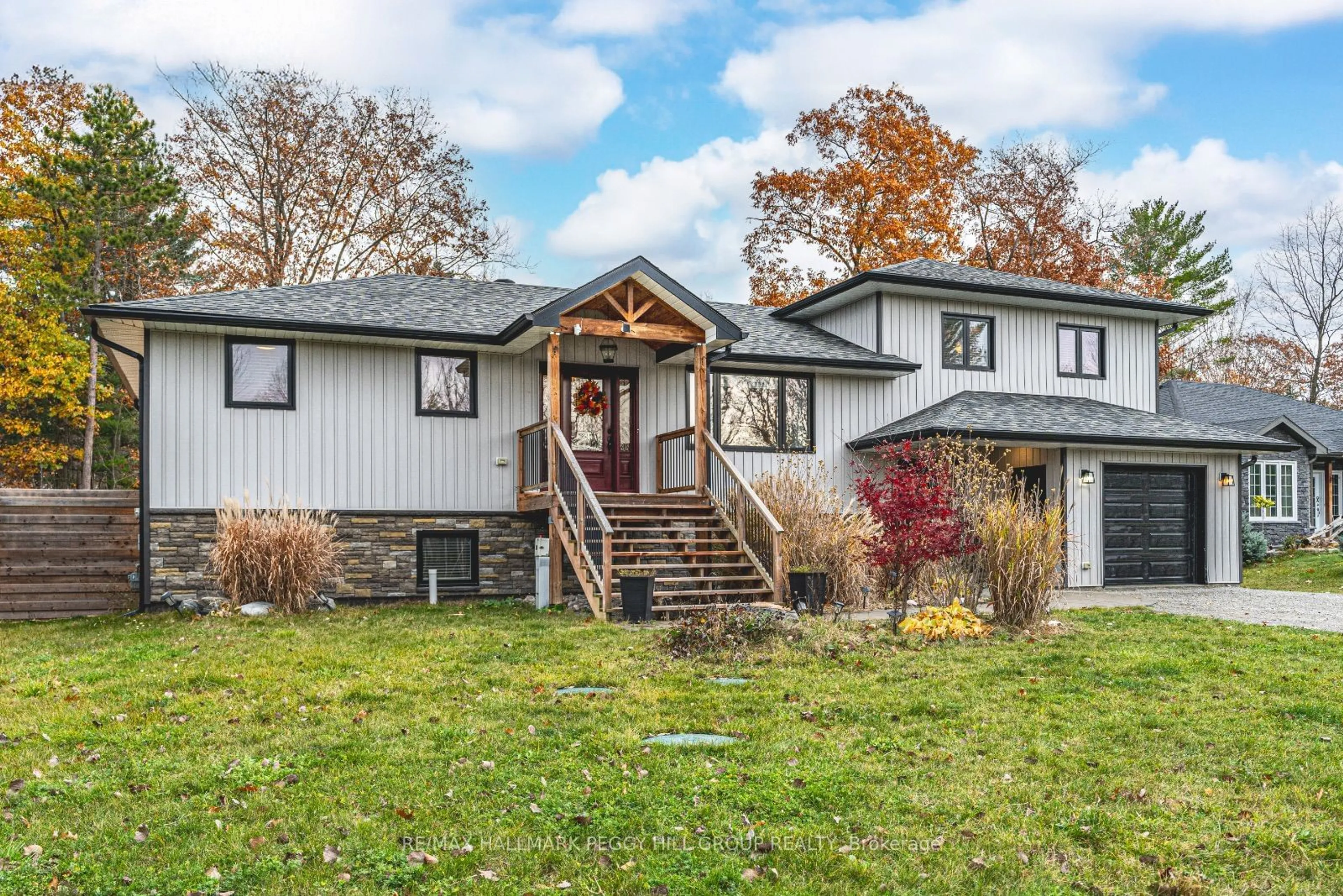 Home with vinyl exterior material, building for 45 EVERGREEN Ave, Tiny Ontario L0L 1P0