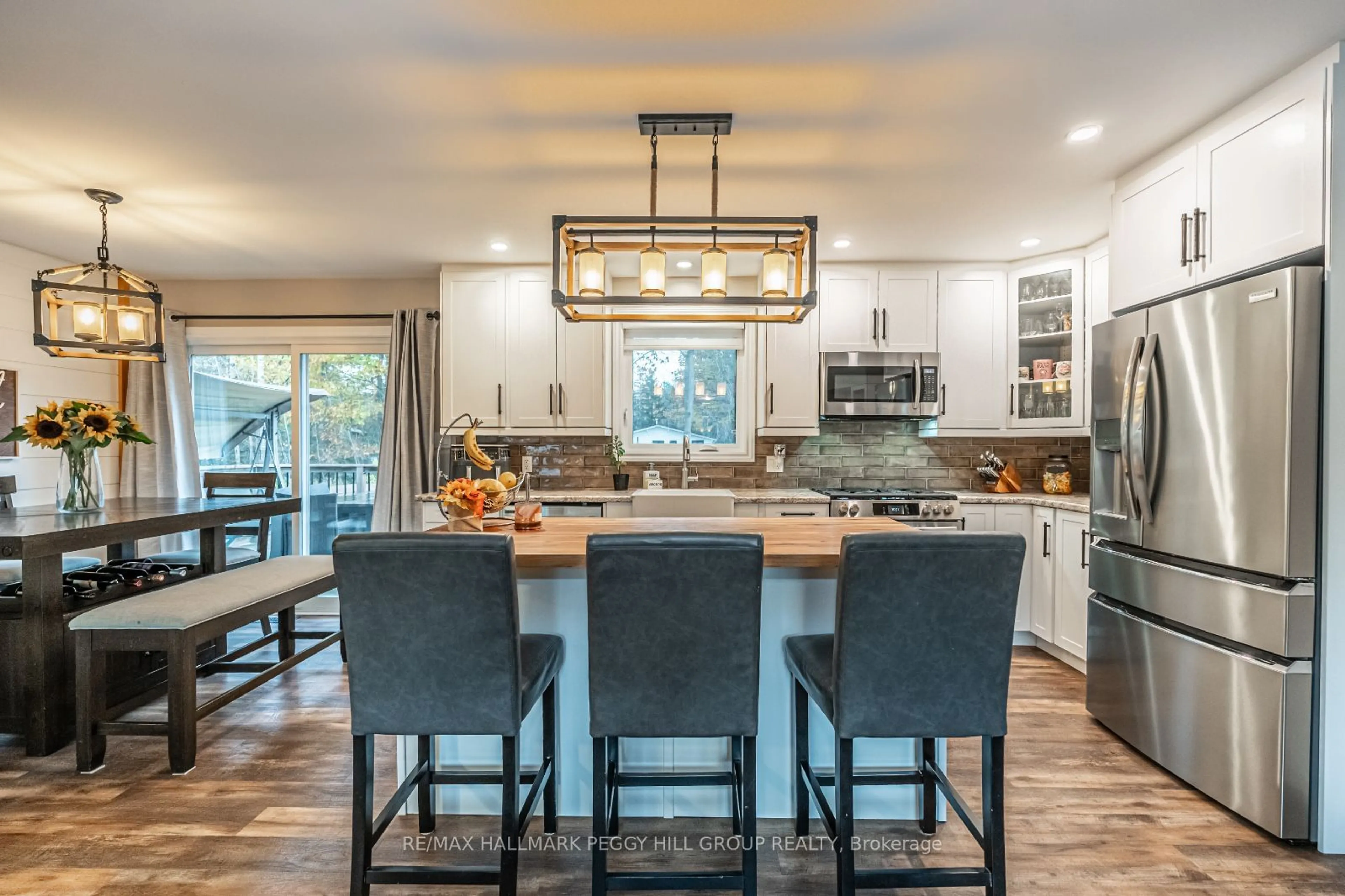 Open concept kitchen, wood/laminate floor for 45 EVERGREEN Ave, Tiny Ontario L0L 1P0