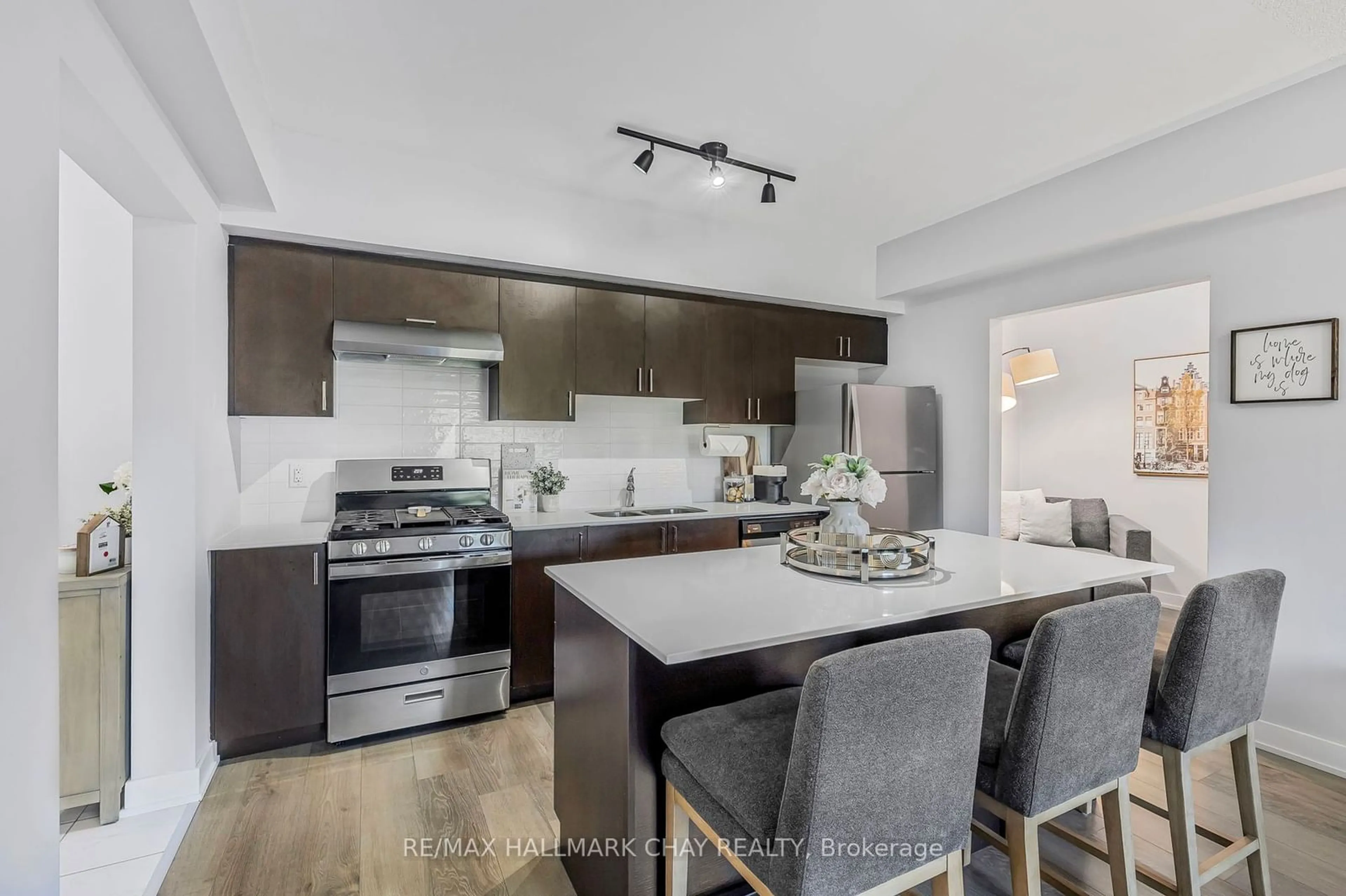 Open concept kitchen, unknown for 5 Chef Lane #208, Barrie Ontario L9J 0J8