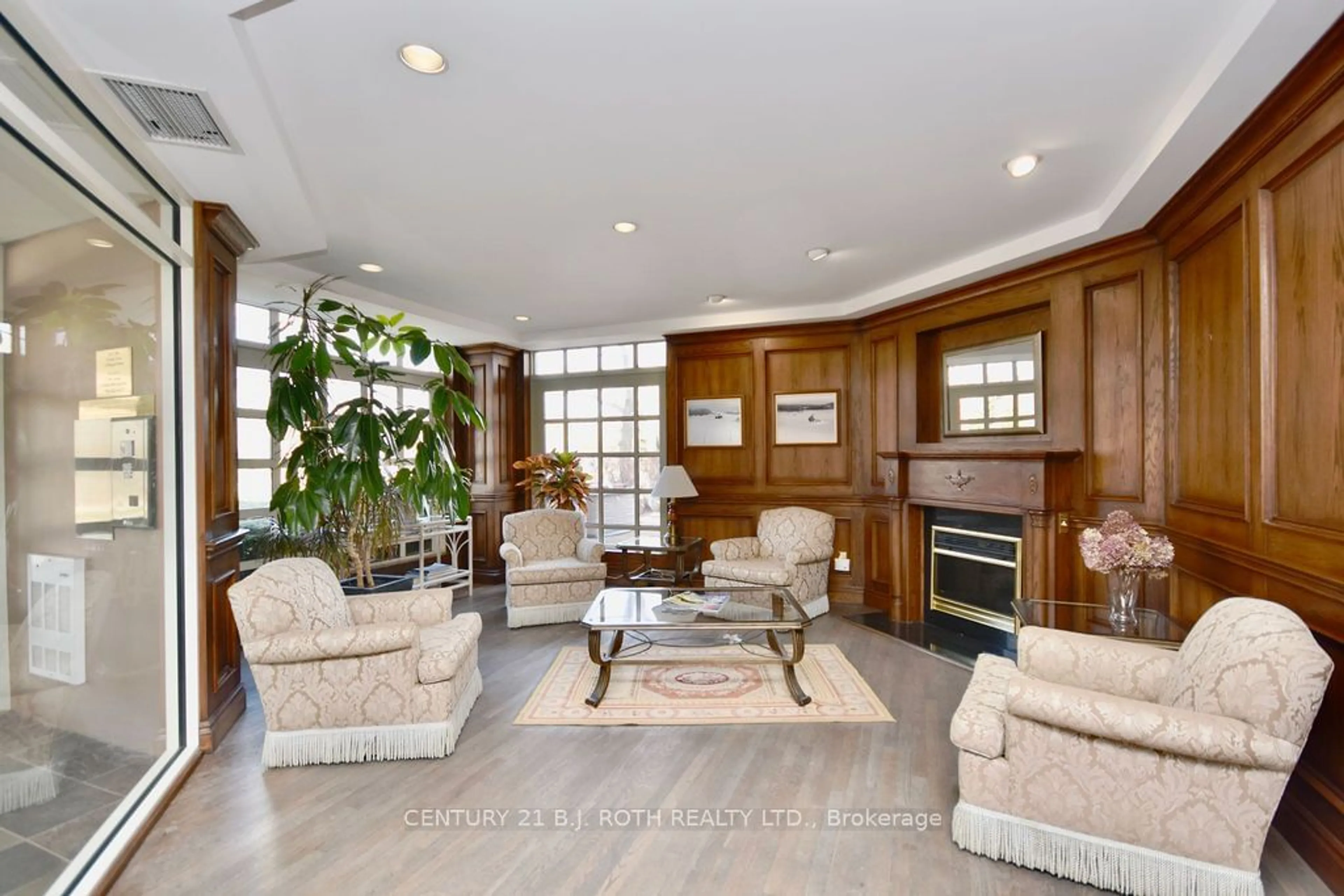 Lobby for 16 Raglan St #304, Collingwood Ontario L9Y 4Y2