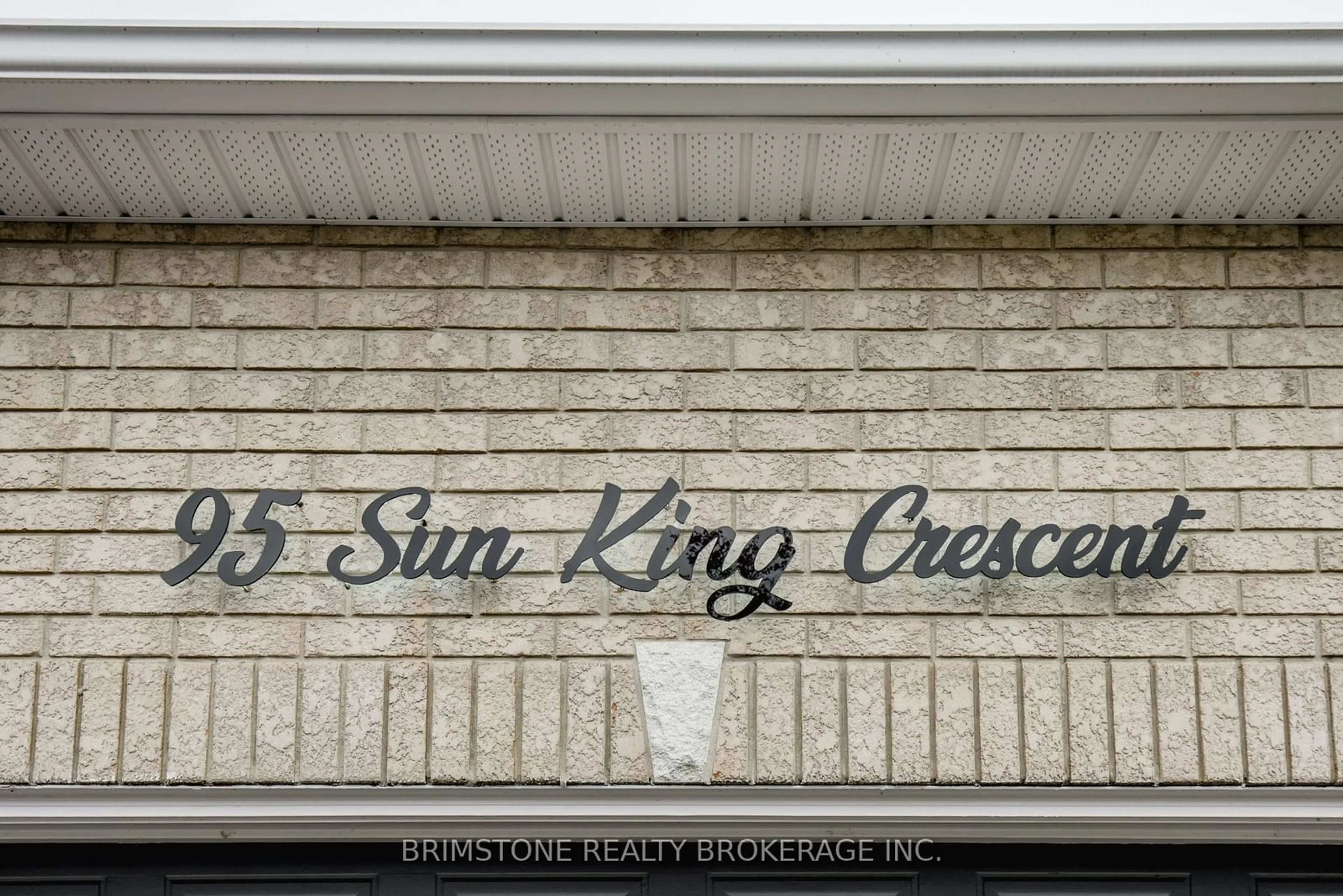 Indoor entryway for 95 Sun King Cres, Barrie Ontario L4M 7K4