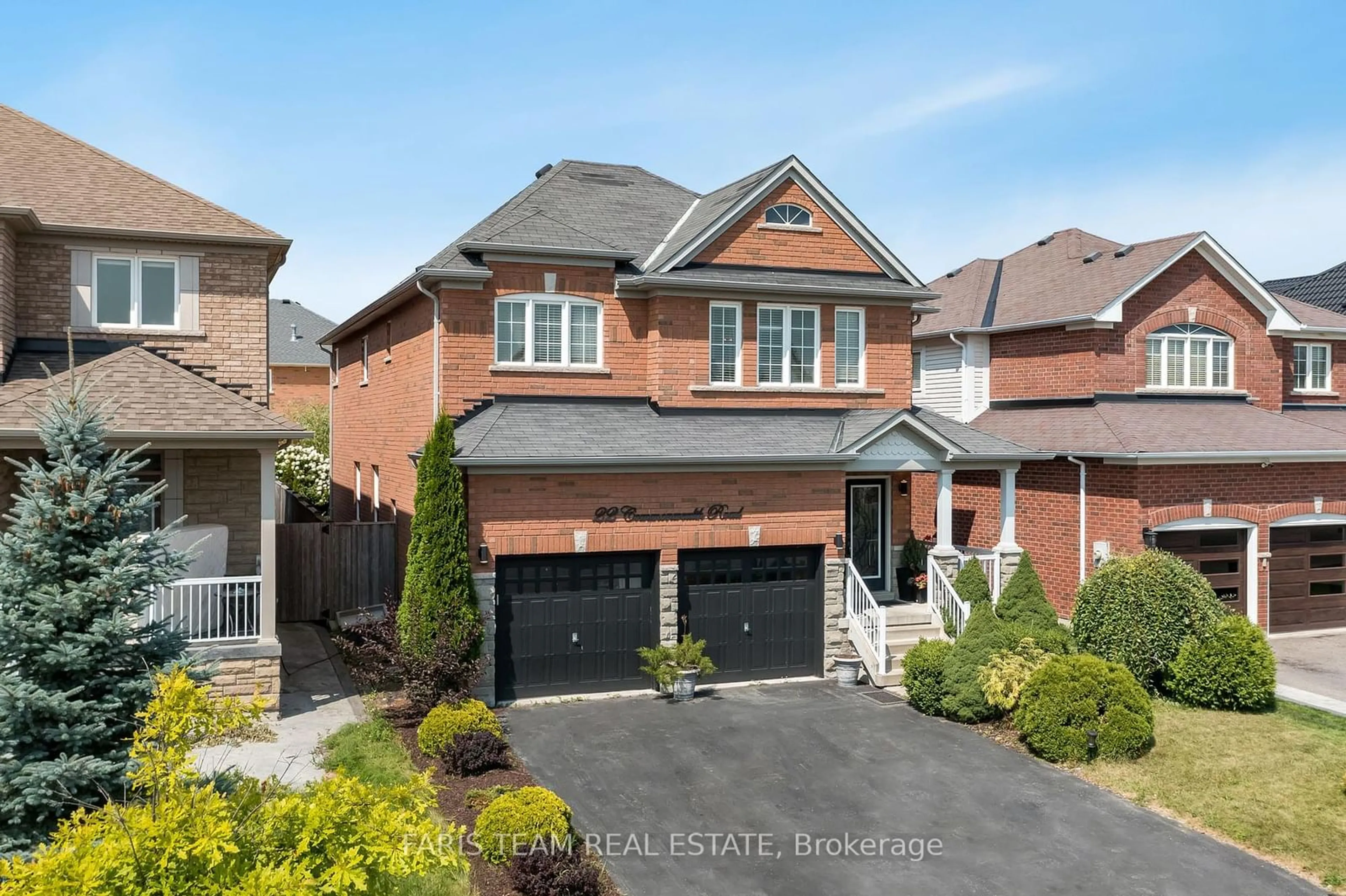 Home with brick exterior material, street for 22 Commonwealth Rd, Barrie Ontario L4M 0E1