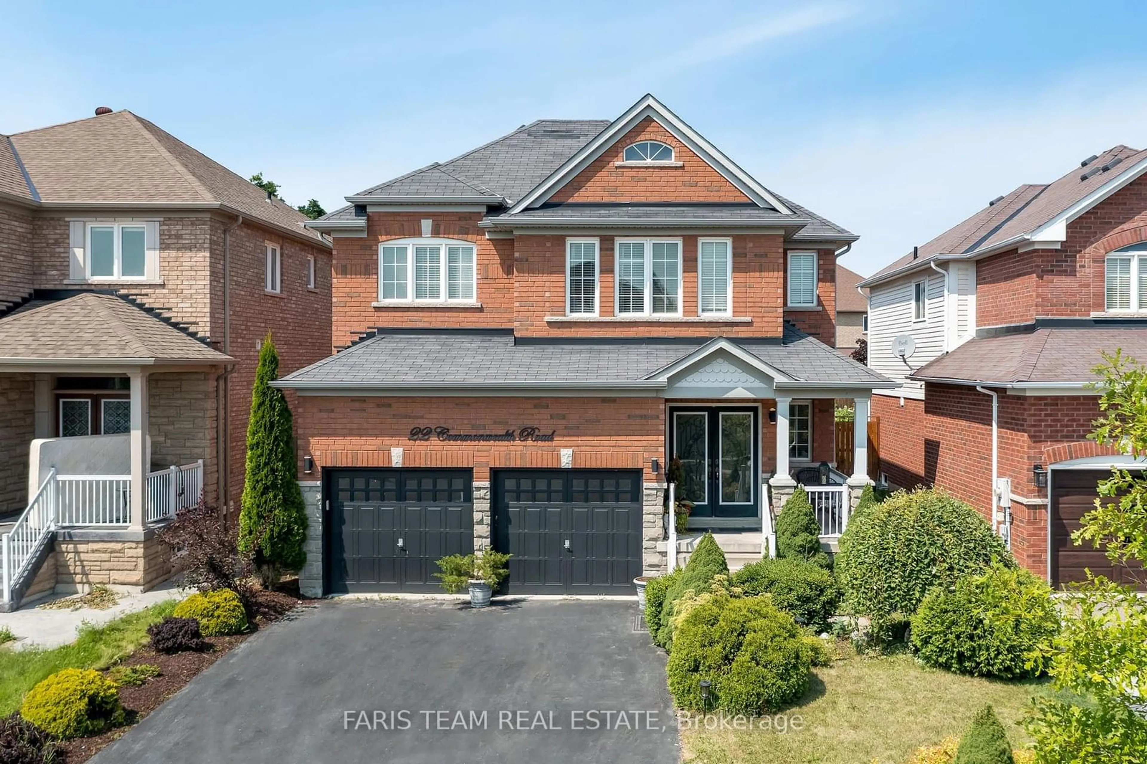 Home with brick exterior material, street for 22 Commonwealth Rd, Barrie Ontario L4M 0E1